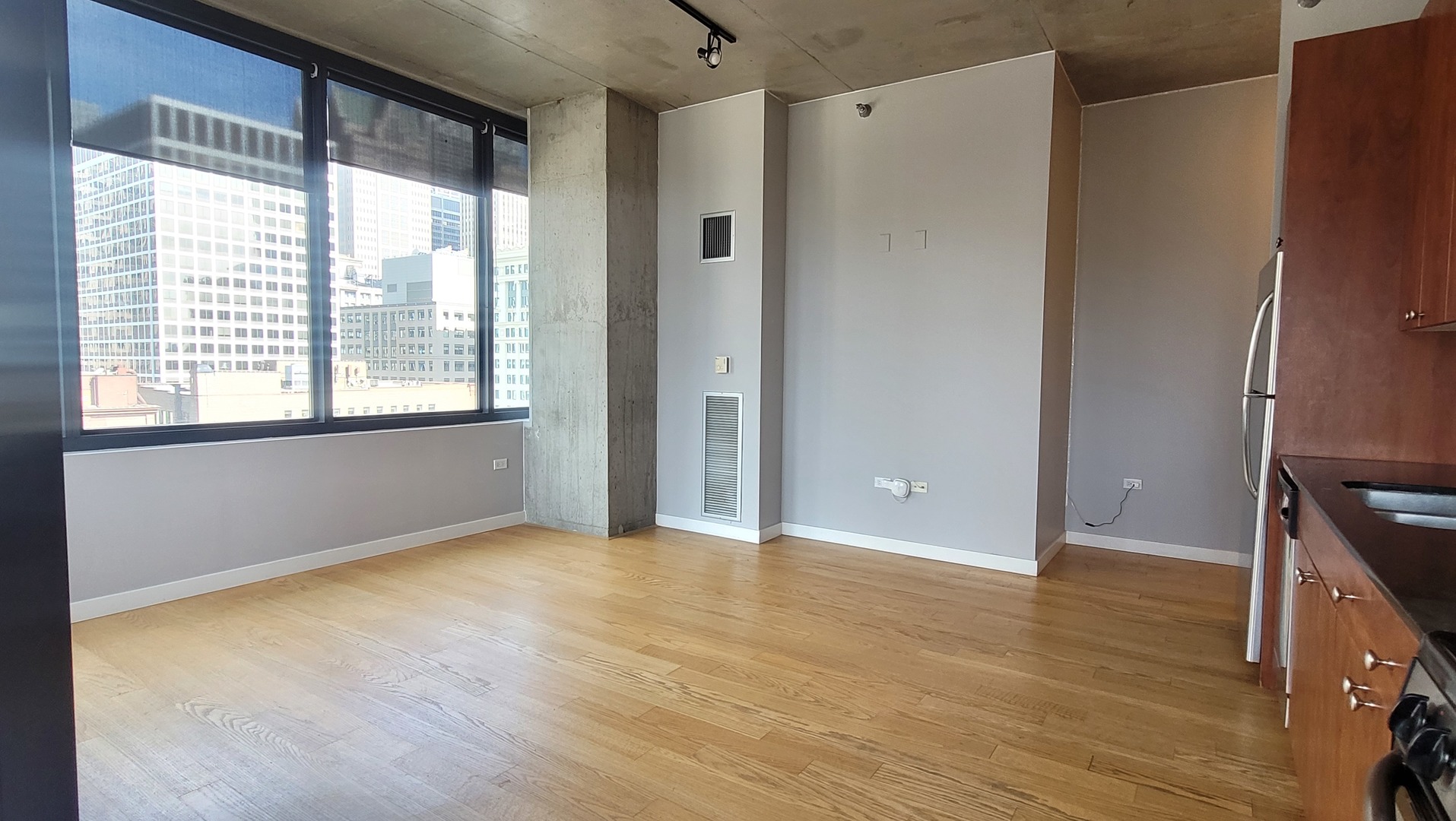 235 W Van Buren Street #2015, Chicago, IL 60607