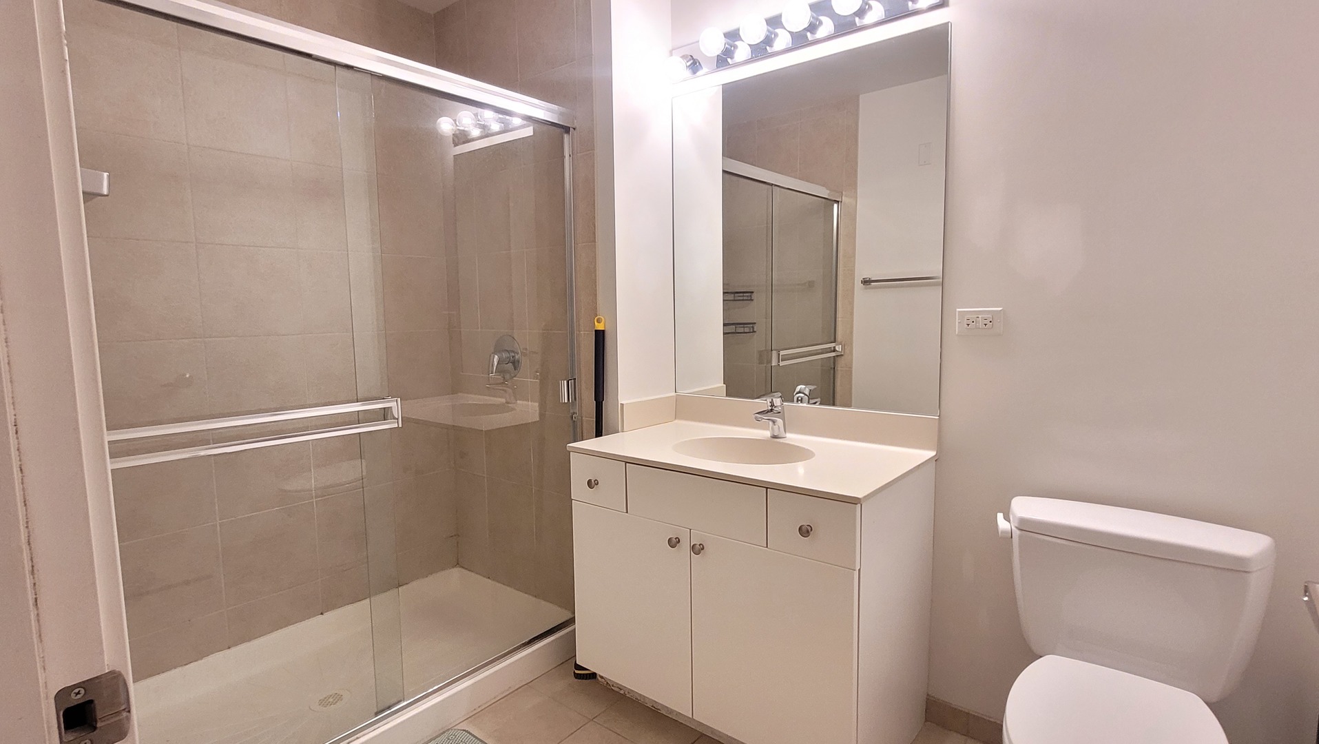 235 W Van Buren Street #2015, Chicago, IL 60607
