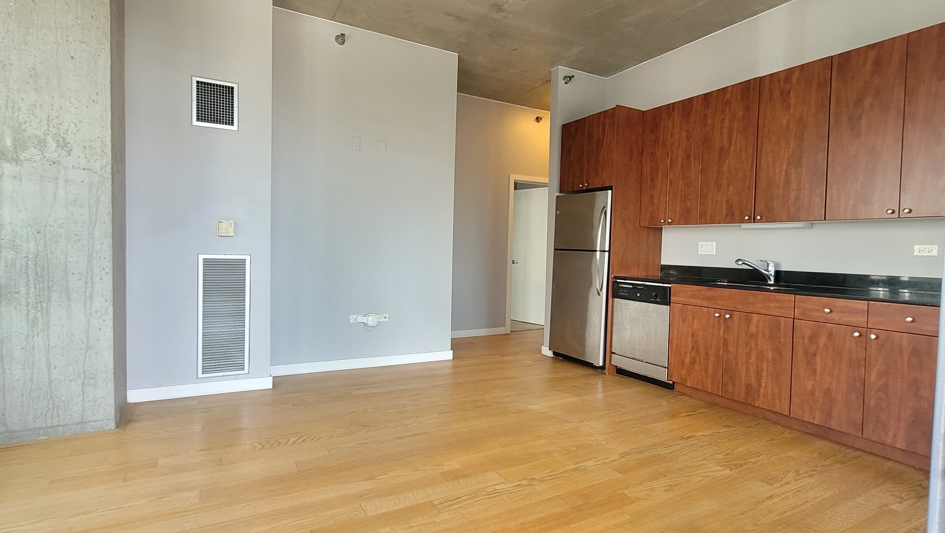 235 W Van Buren Street #2015, Chicago, IL 60607