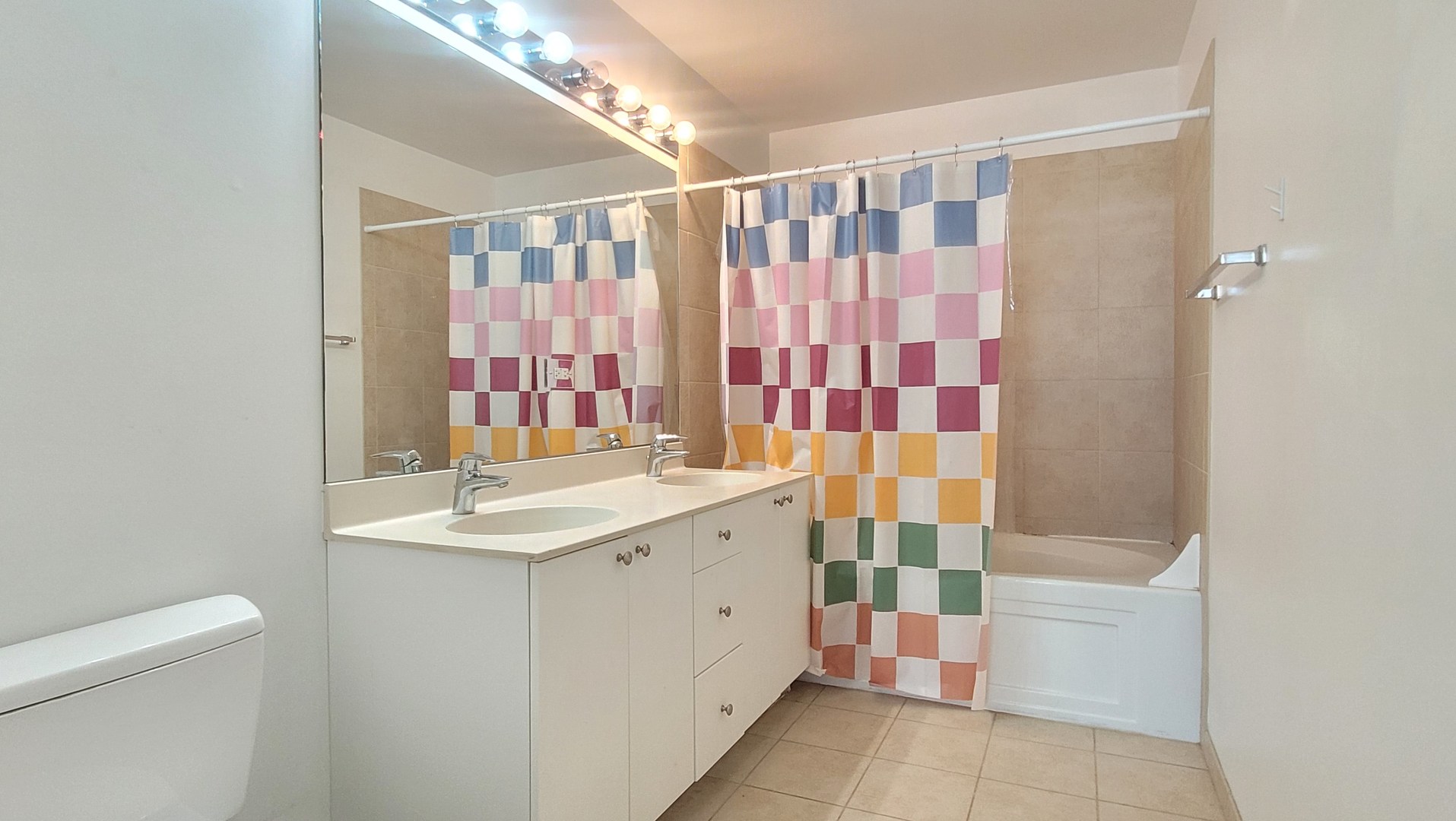 235 W Van Buren Street #2015, Chicago, IL 60607