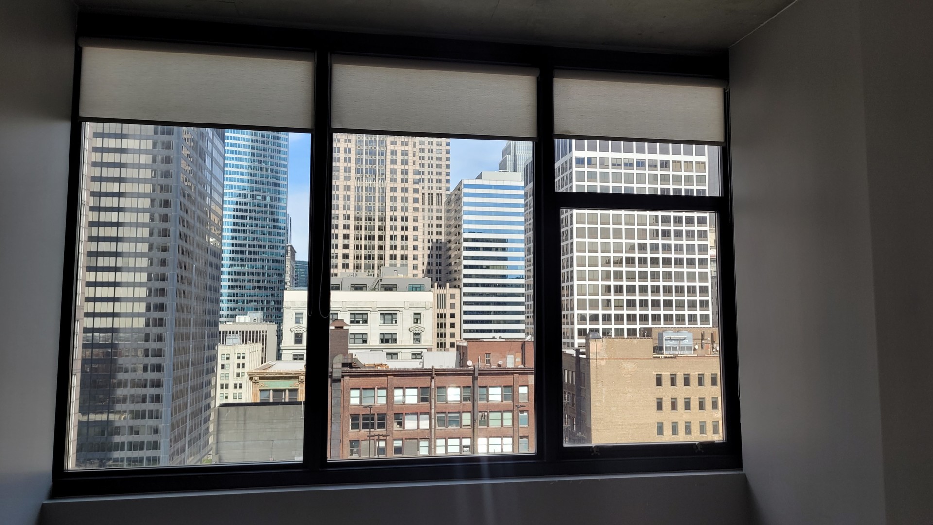 235 W Van Buren Street #2015, Chicago, IL 60607