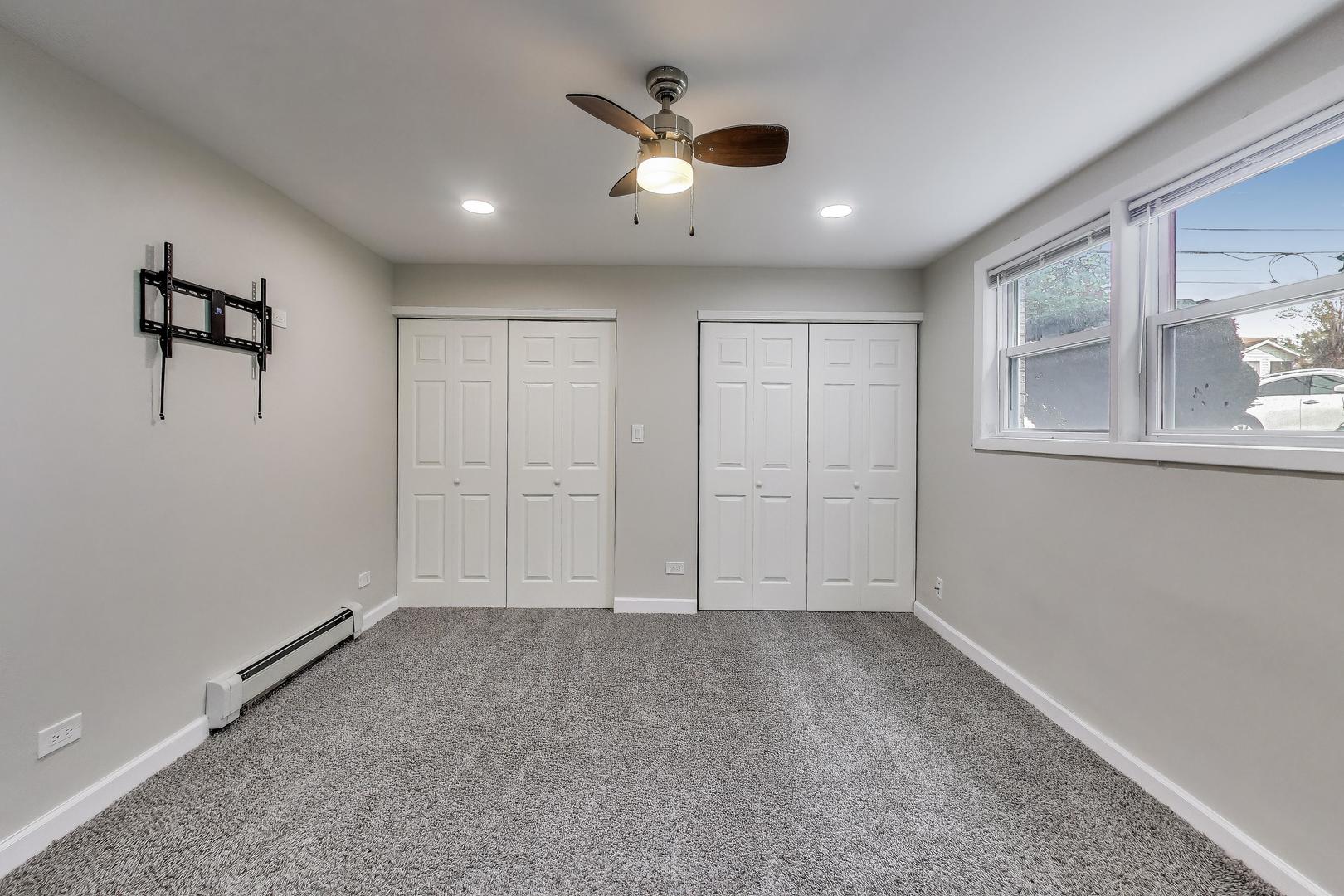 1086 N Northwest Highway #G, Park Ridge, IL 60068