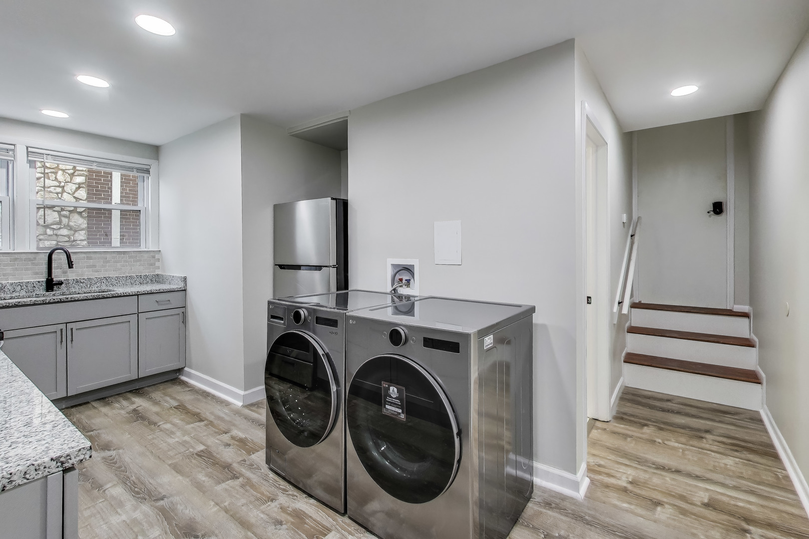 1086 N Northwest Highway #G, Park Ridge, IL 60068