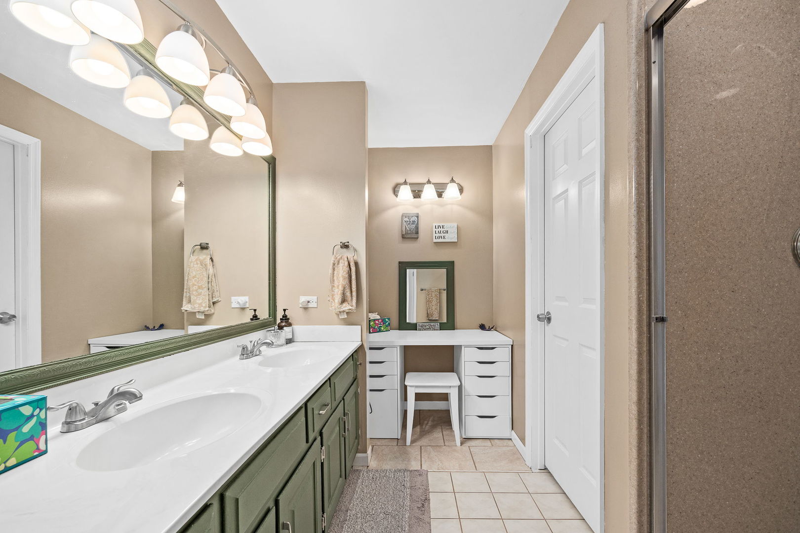 5018 VERNON PARK Place, Lisle, IL 60532