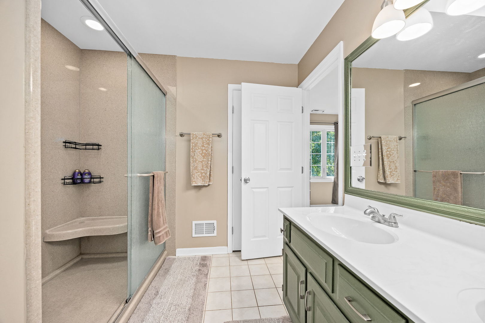 5018 VERNON PARK Place, Lisle, IL 60532