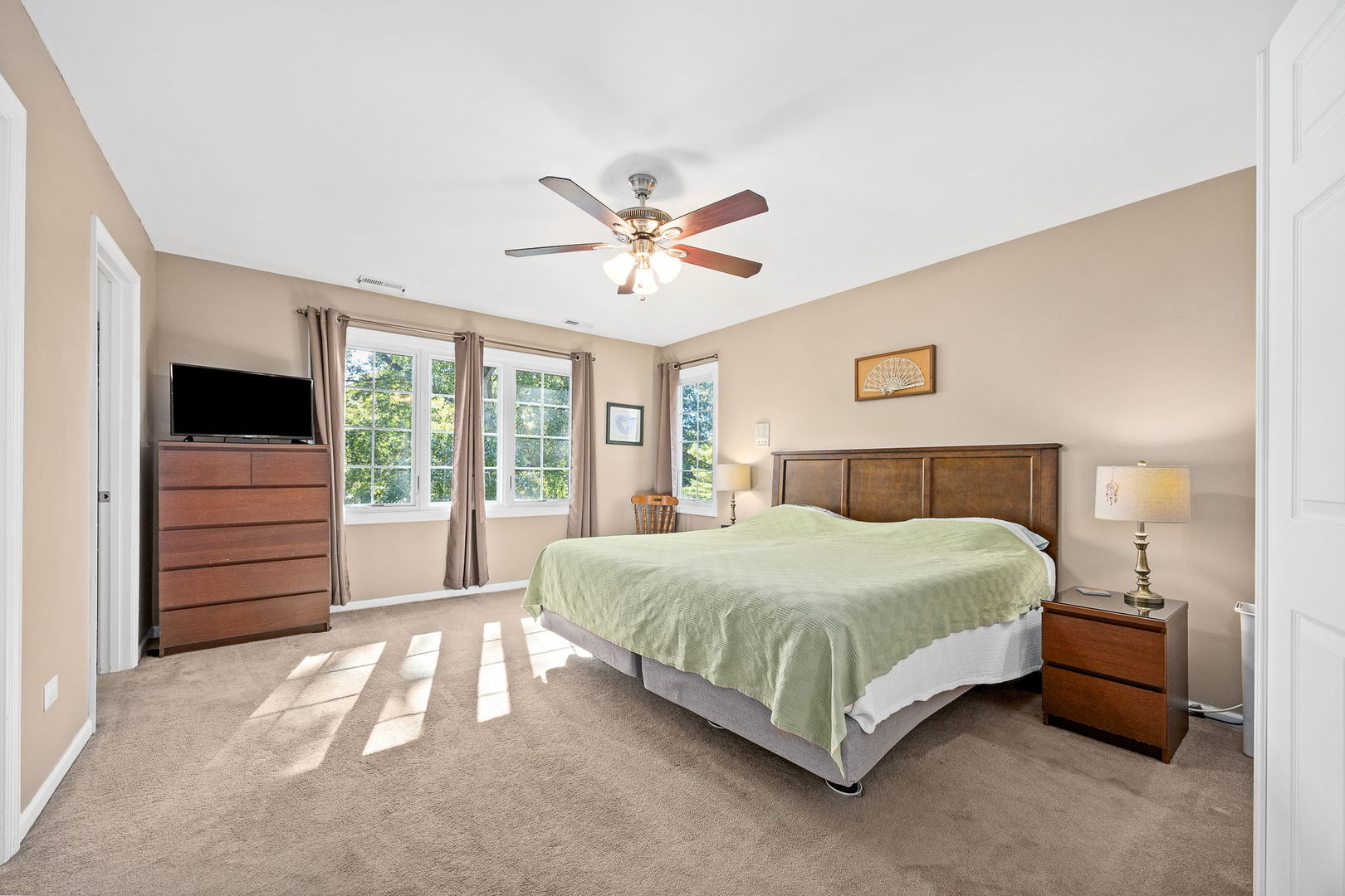 5018 VERNON PARK Place, Lisle, IL 60532
