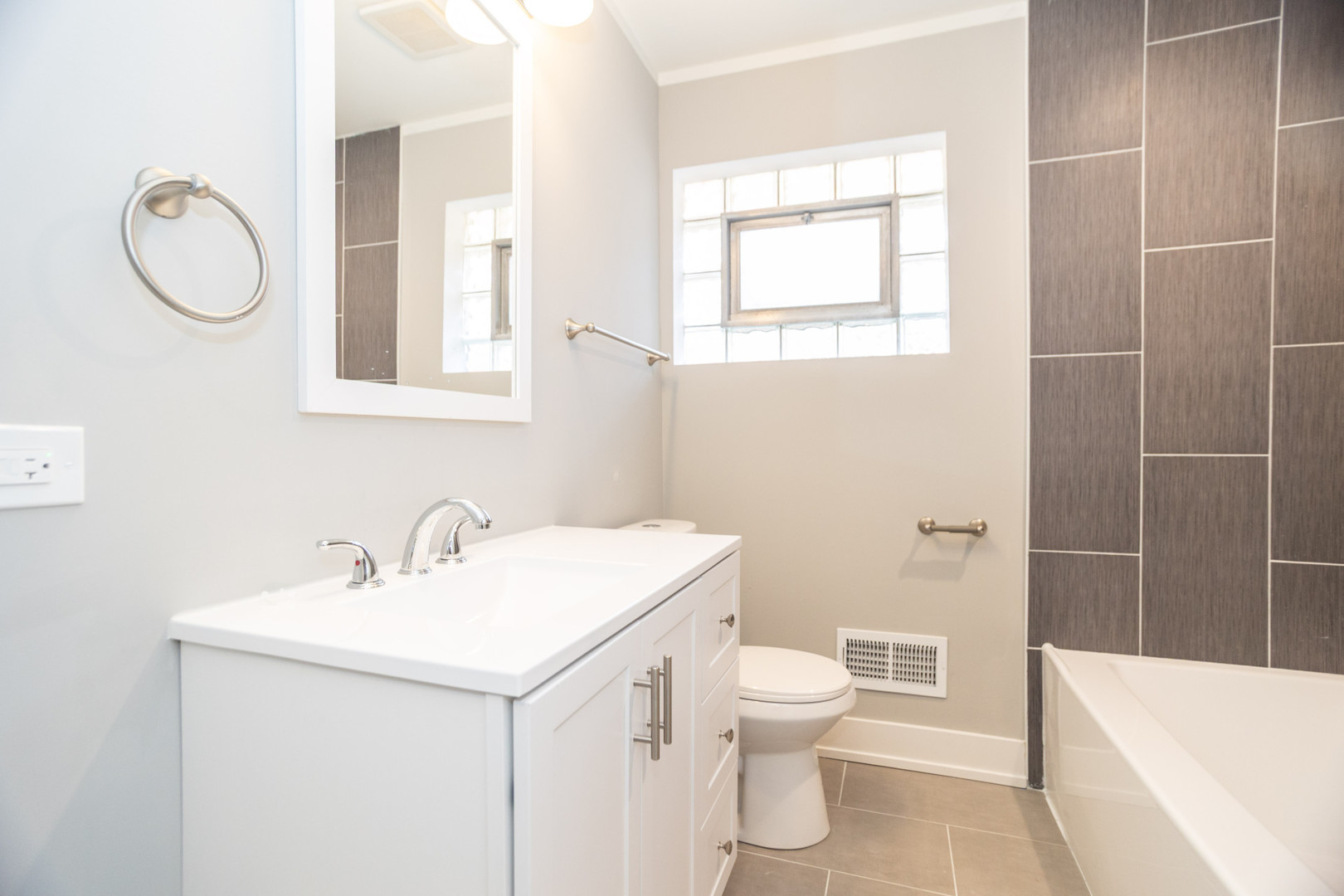 11010 S Union Avenue, Chicago, IL 60628