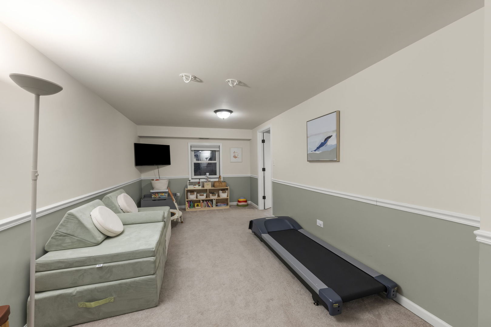 1056 Devonshire Avenue, Naperville, IL 60540