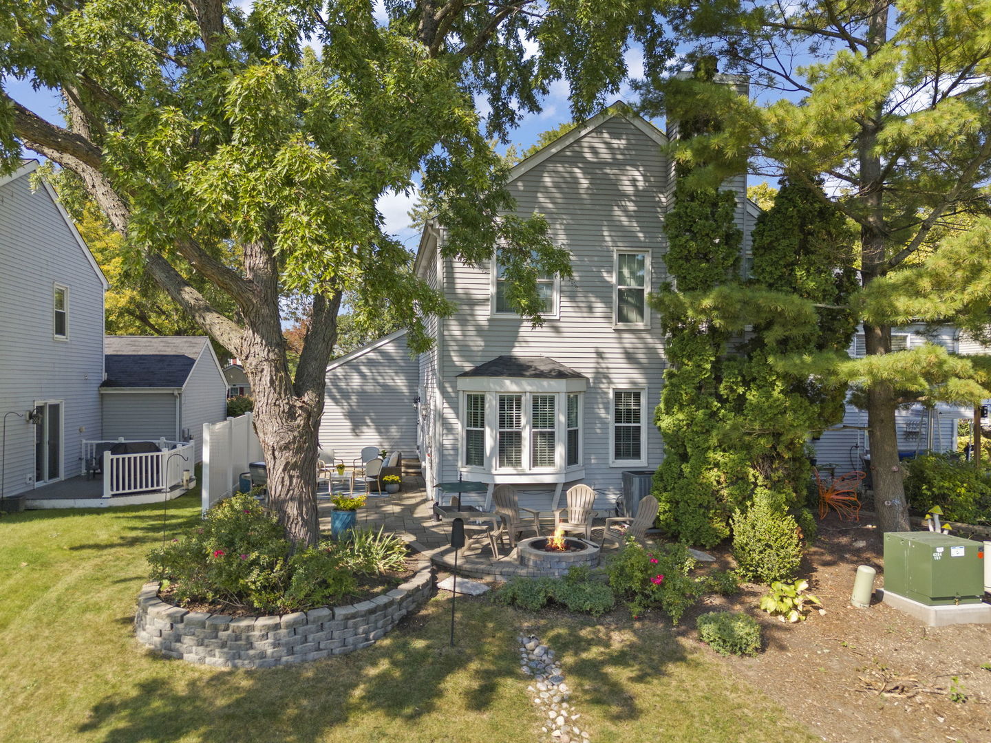 1056 Devonshire Avenue, Naperville, IL 60540