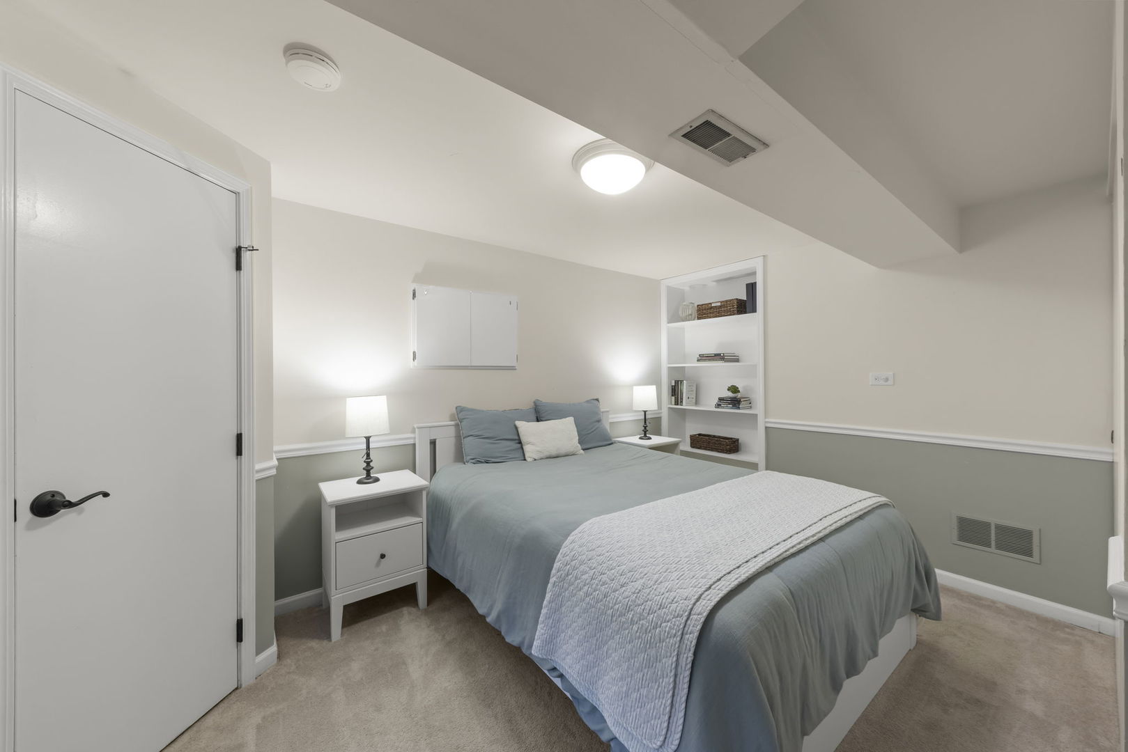 1056 Devonshire Avenue, Naperville, IL 60540