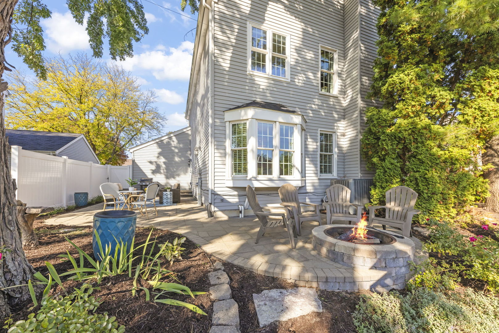 1056 Devonshire Avenue, Naperville, IL 60540