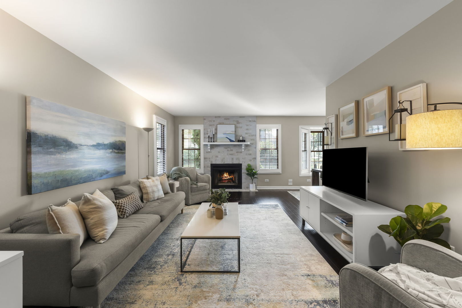 1056 Devonshire Avenue, Naperville, IL 60540