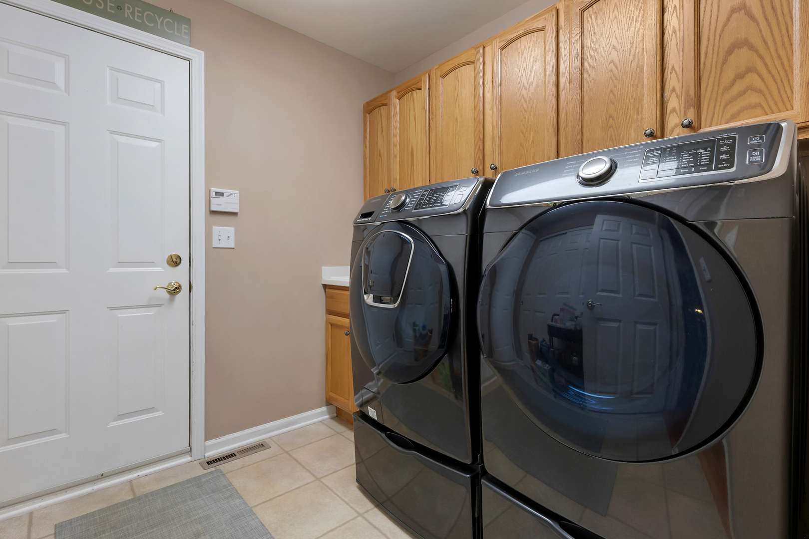 3891 WILLOW VIEW Drive #3891, Lake In The Hills, IL 60156