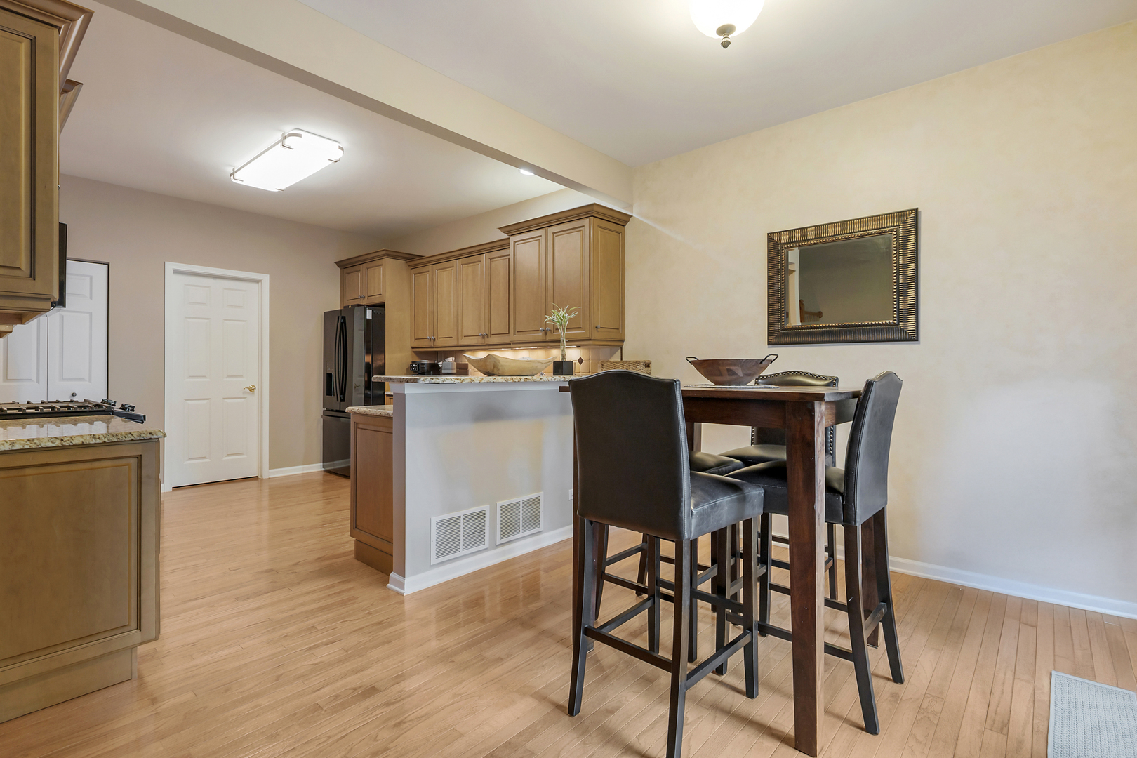 3891 WILLOW VIEW Drive #3891, Lake In The Hills, IL 60156