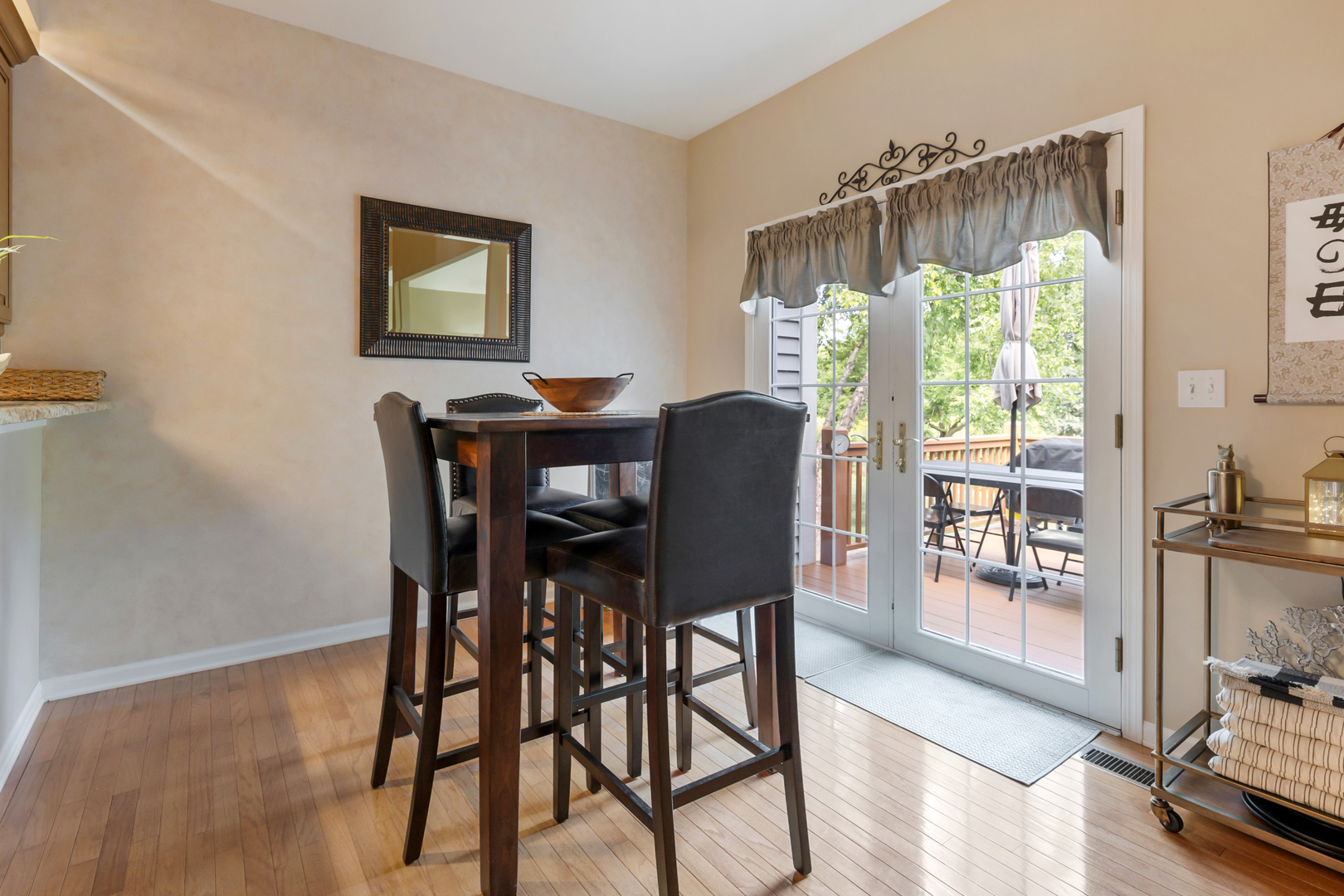 3891 WILLOW VIEW Drive #3891, Lake In The Hills, IL 60156