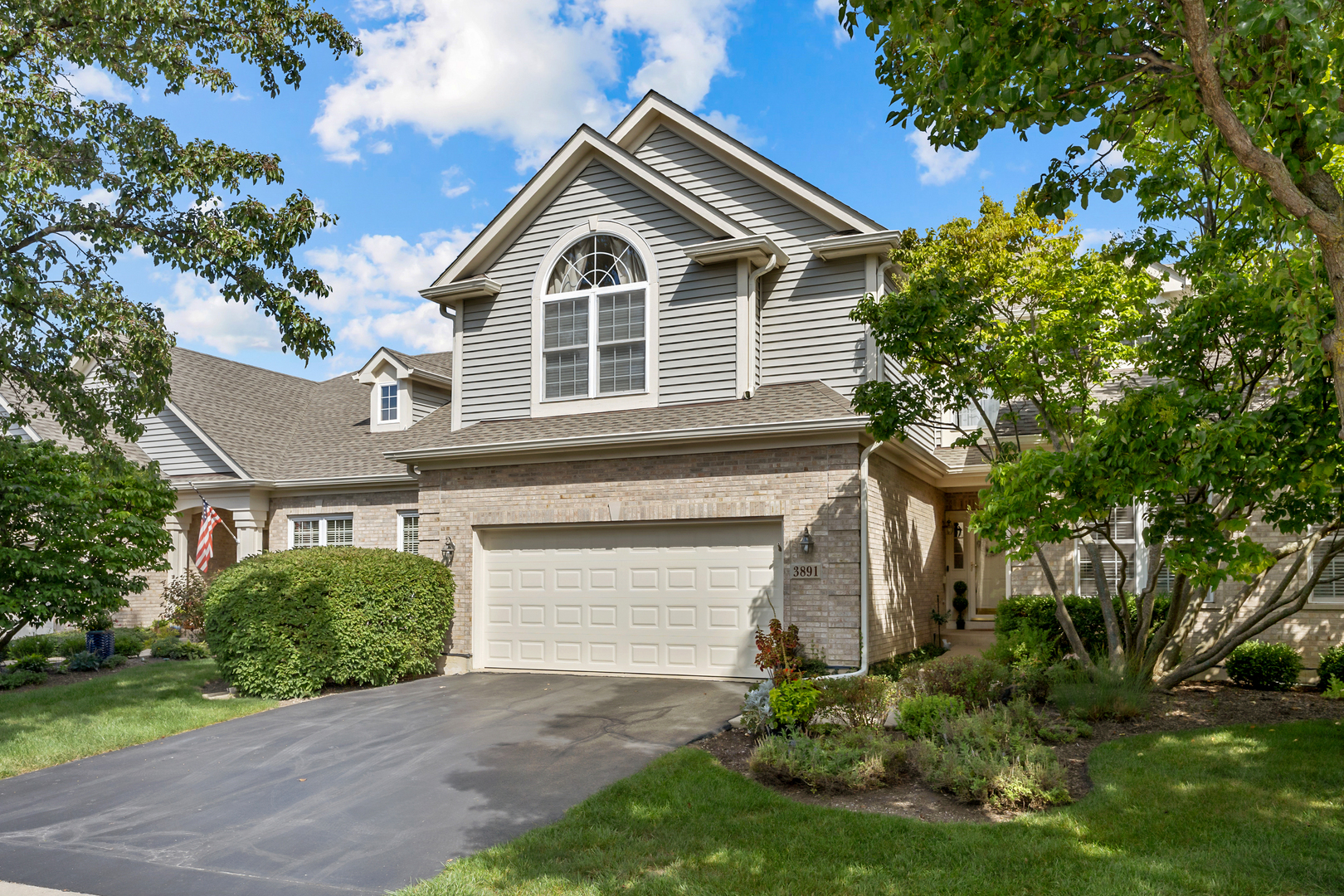 3891 WILLOW VIEW Drive #3891, Lake In The Hills, IL 60156