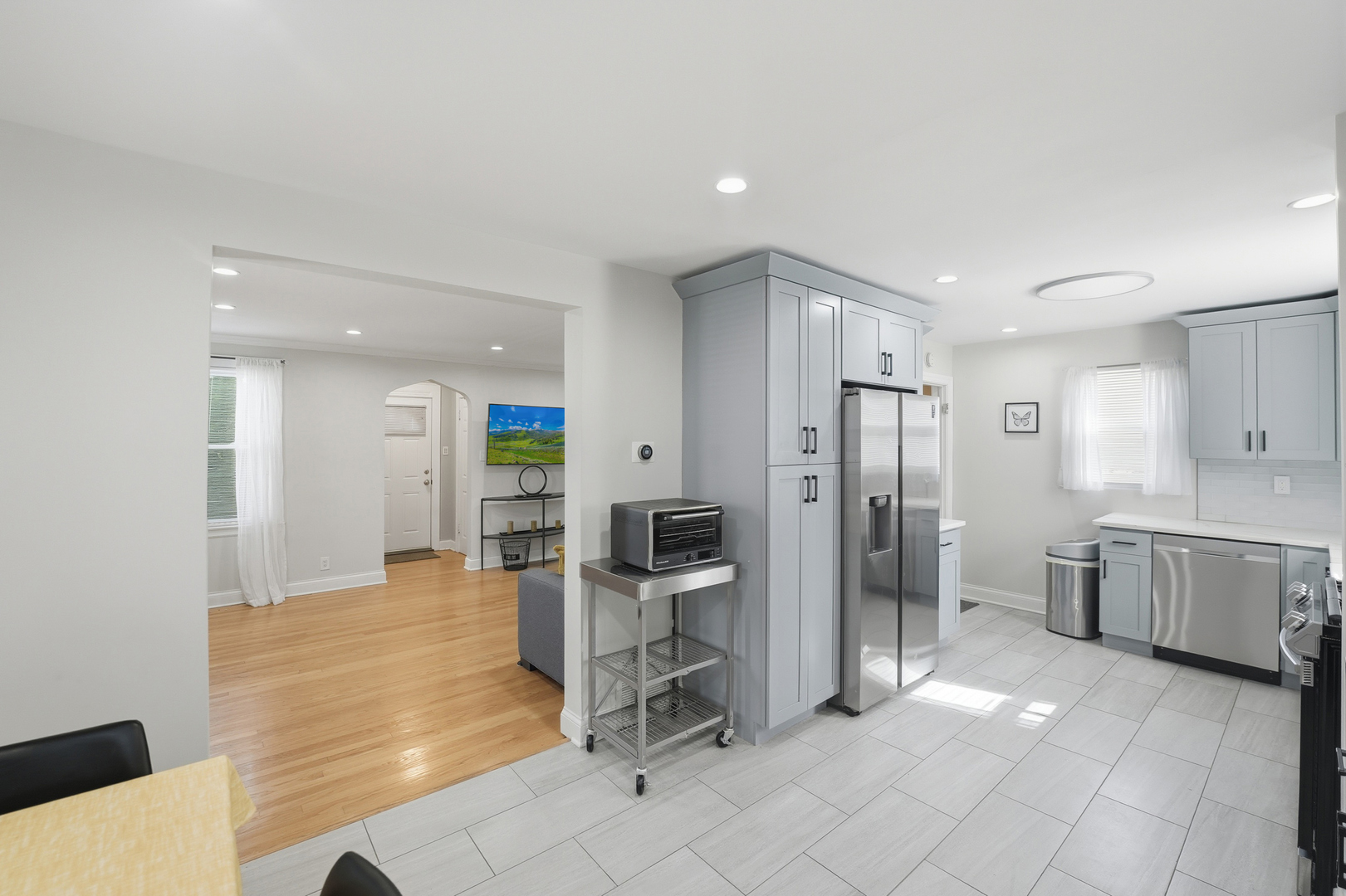 3043 W 96th Place, Evergreen Park, IL 60805