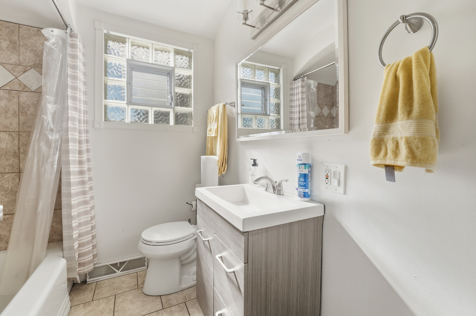 3043 W 96th Place, Evergreen Park, IL 60805