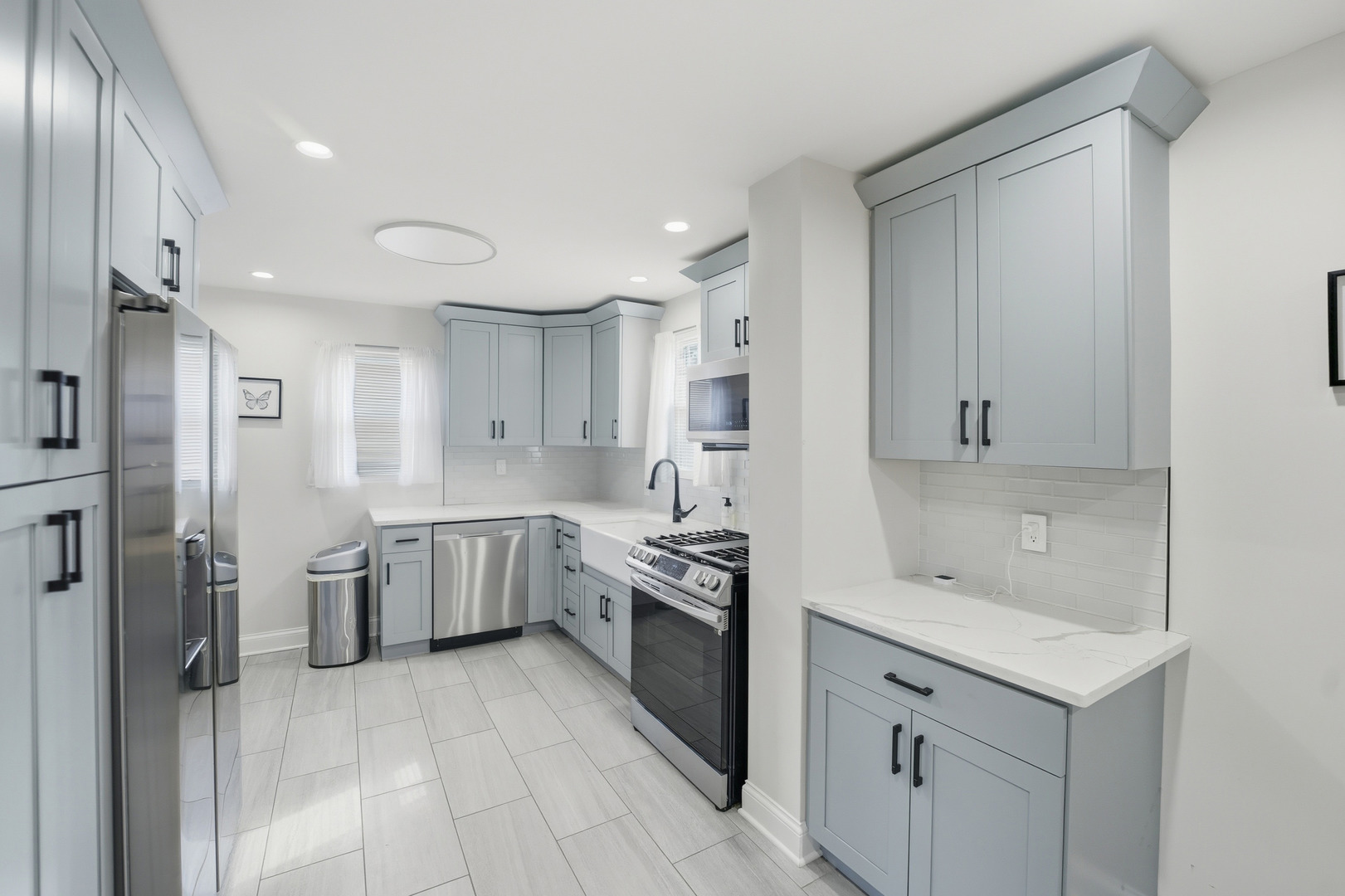 3043 W 96th Place, Evergreen Park, IL 60805