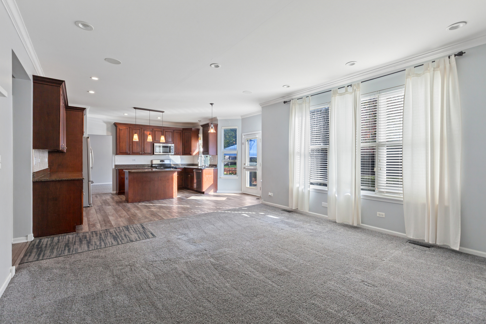 103 Harding Court, North Aurora, IL 60542