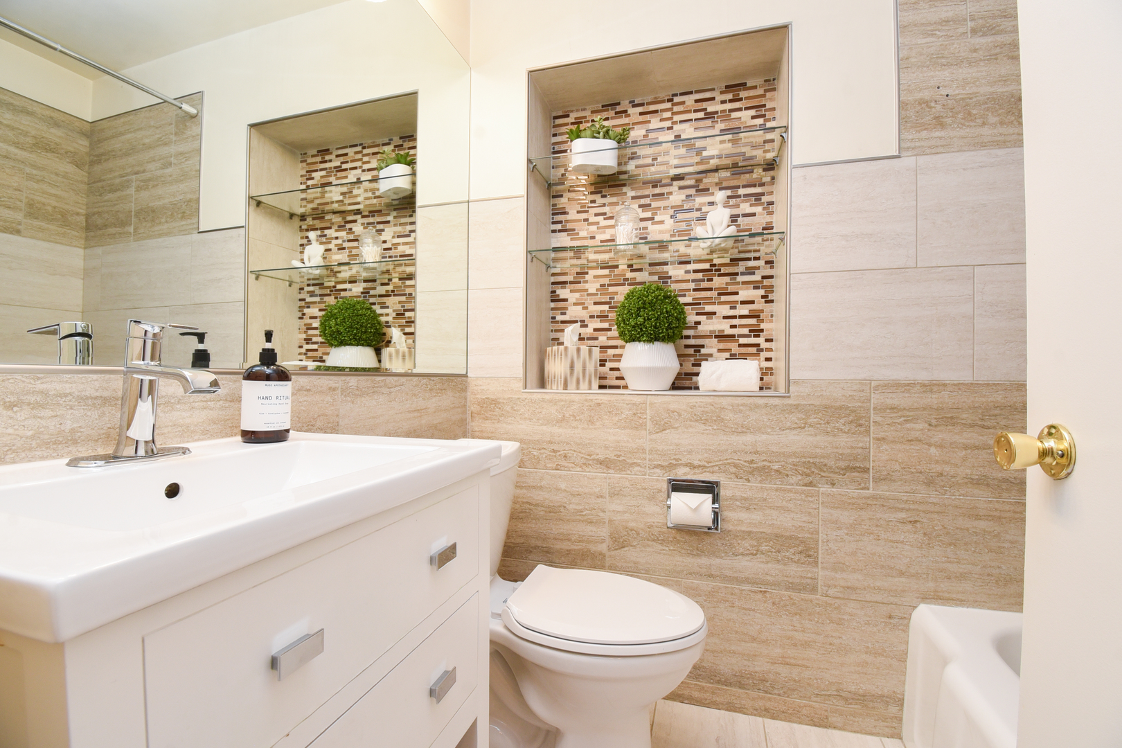 736 S Ashland Avenue, La Grange, IL 60525