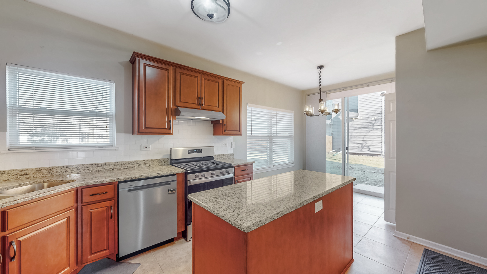 225 Mondovi Drive, Oswego, IL 60543