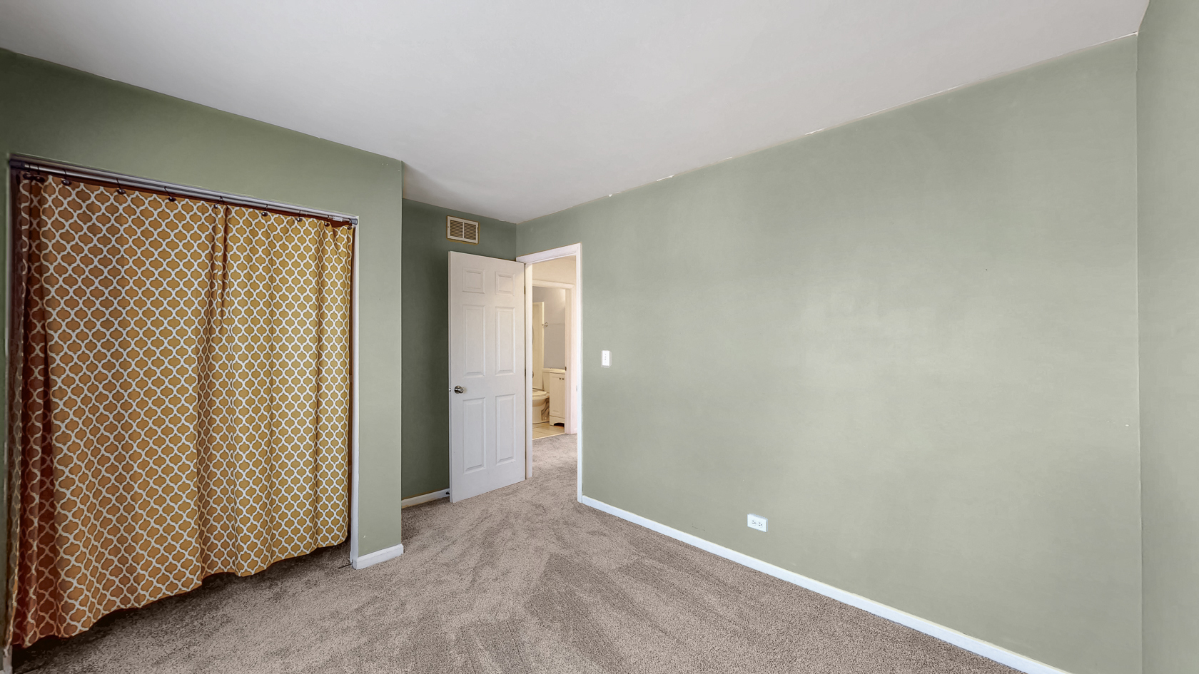 225 Mondovi Drive, Oswego, IL 60543