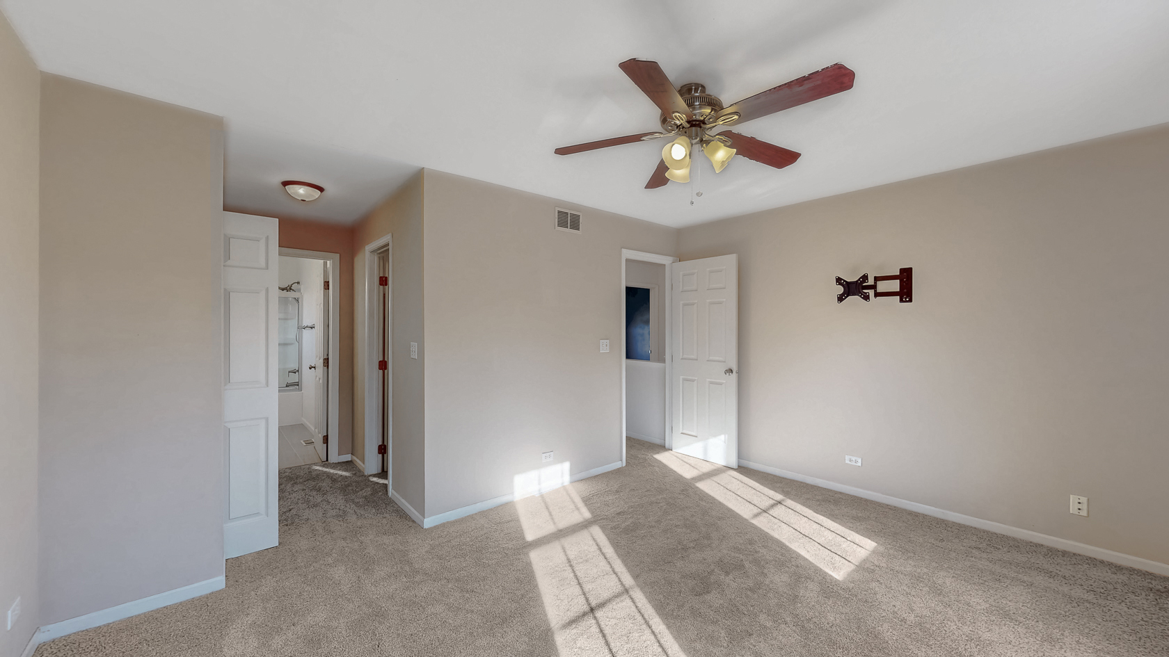 225 Mondovi Drive, Oswego, IL 60543