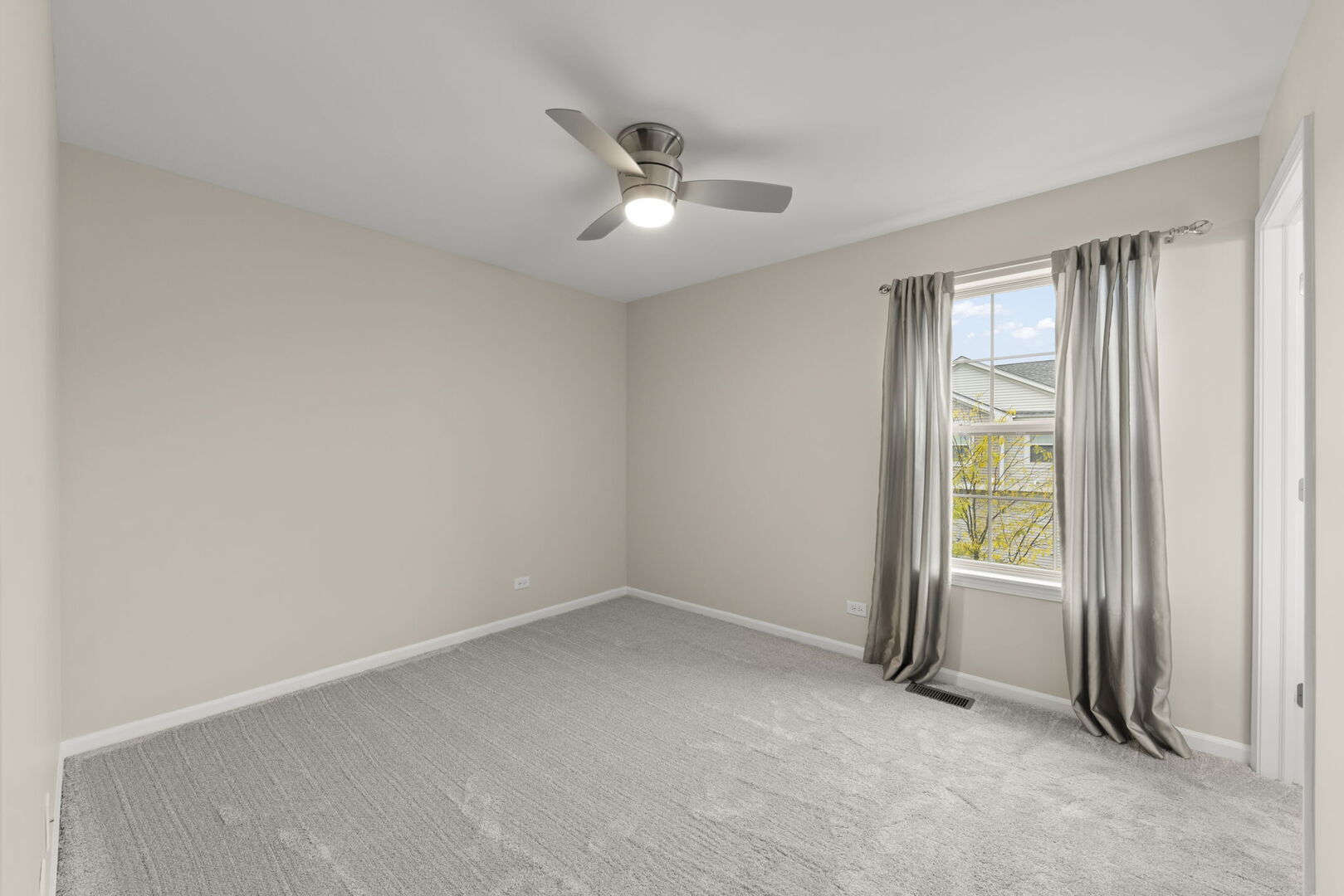 28W068 Shelburne Farms Drive, Winfield, IL 60190