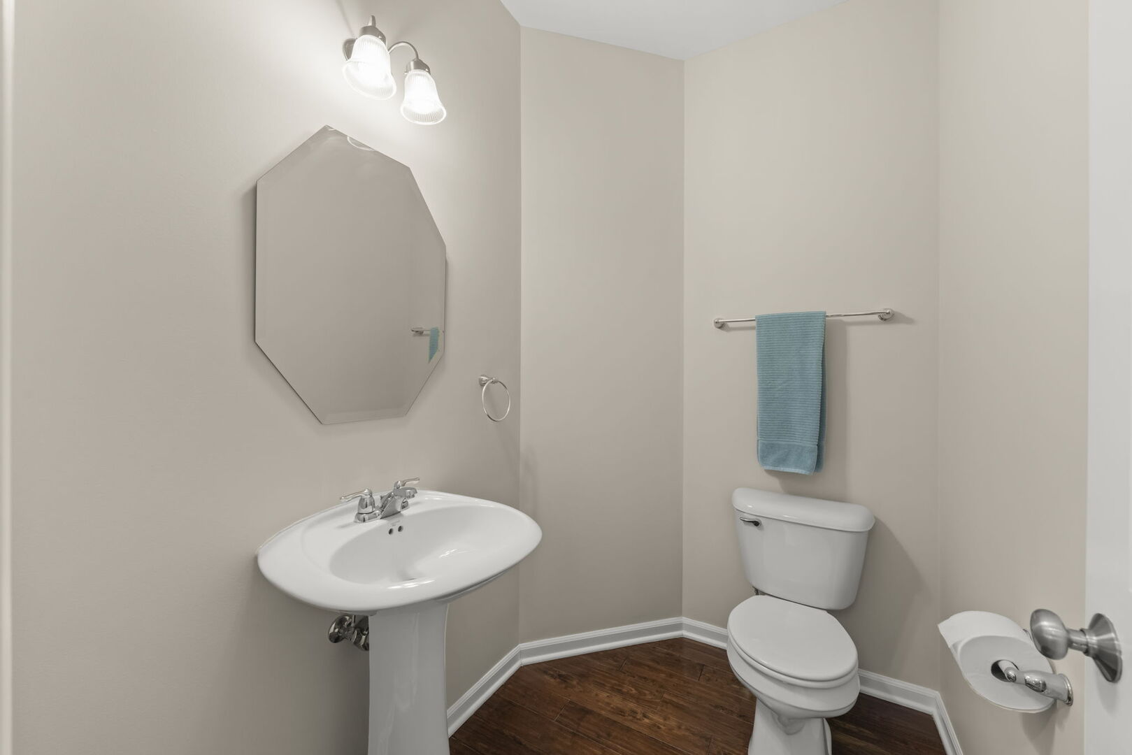 28W068 Shelburne Farms Drive, Winfield, IL 60190