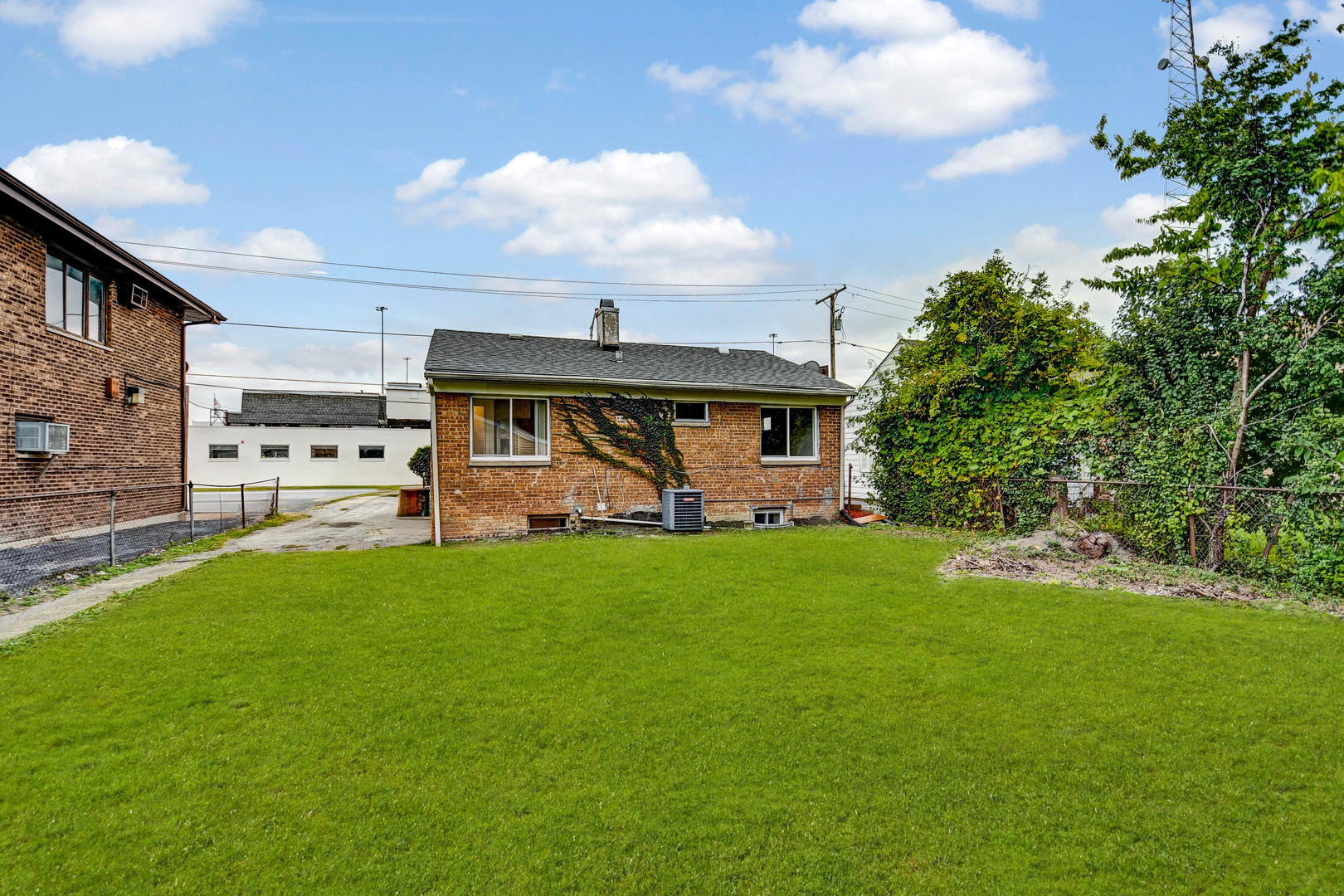 2950 Bernice Road, Lansing, IL 60438