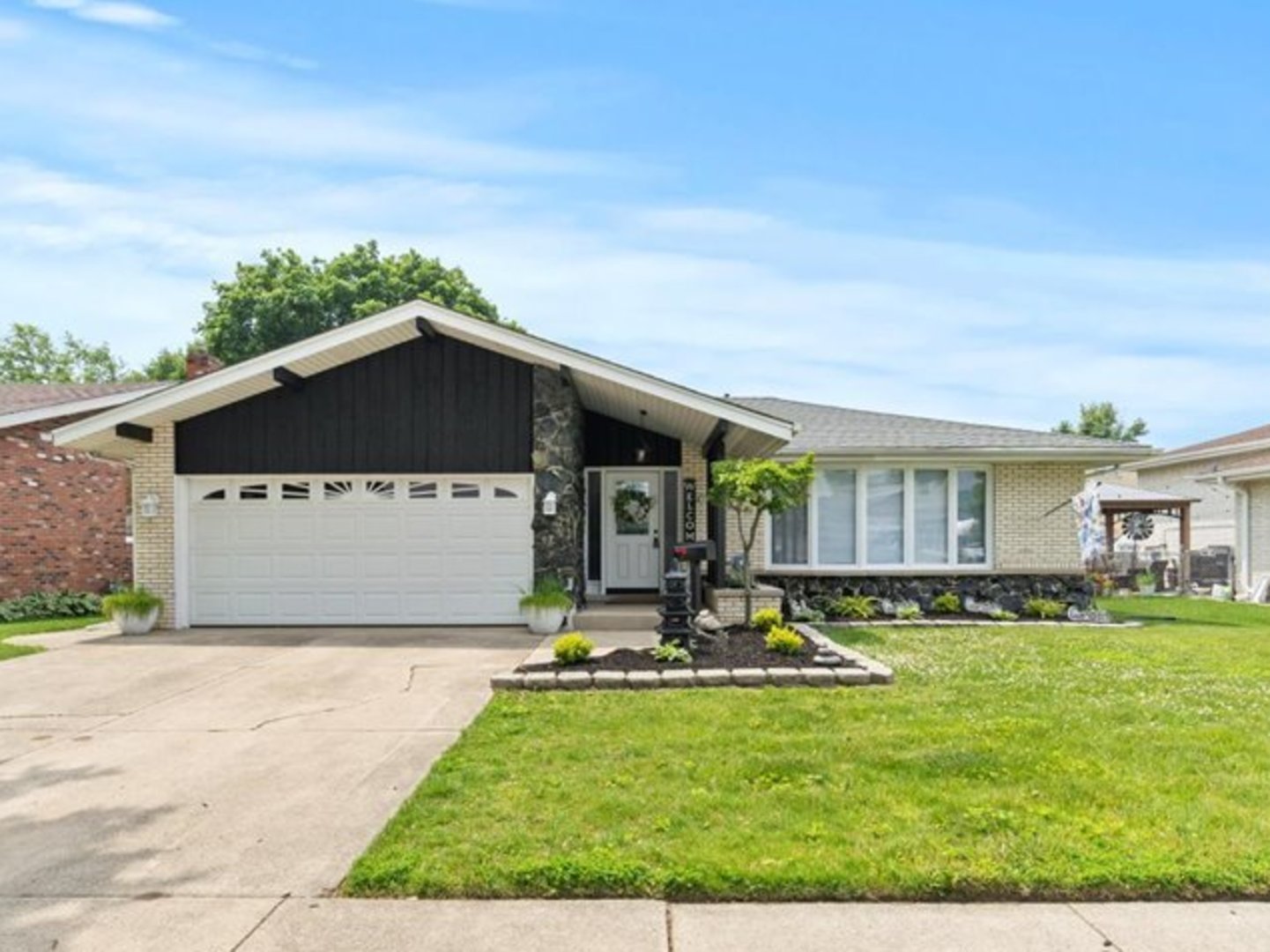 9526 S Kilbourn Avenue, Oak Lawn, IL 60453