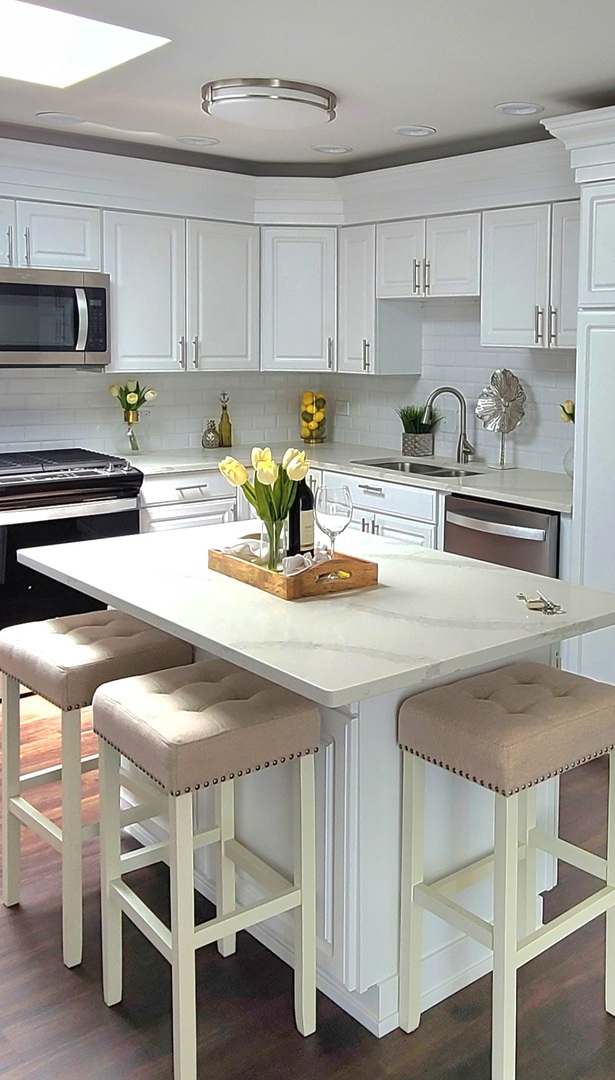 9526 S Kilbourn Avenue, Oak Lawn, IL 60453