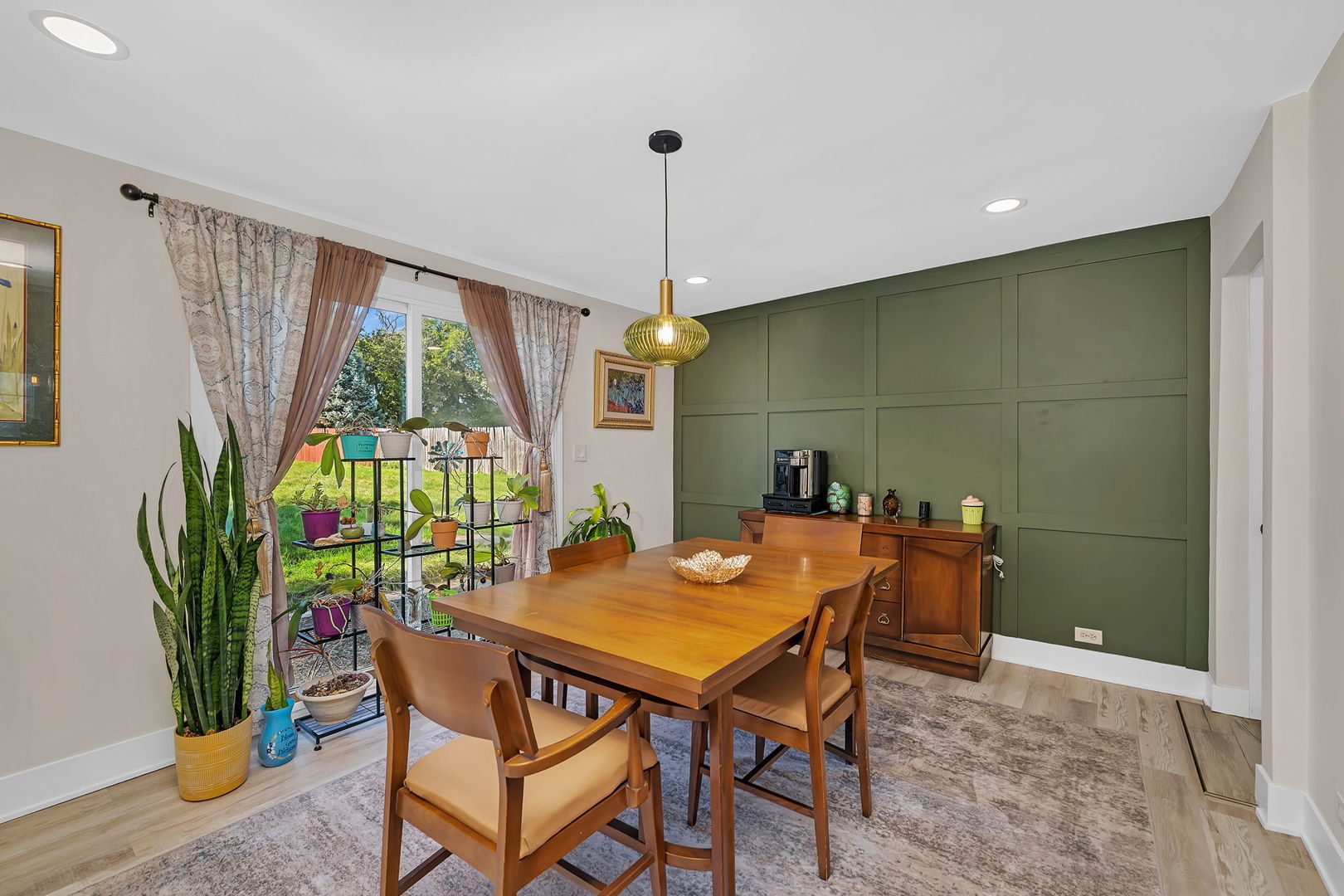 128 S Villa Avenue, Addison, IL 60101