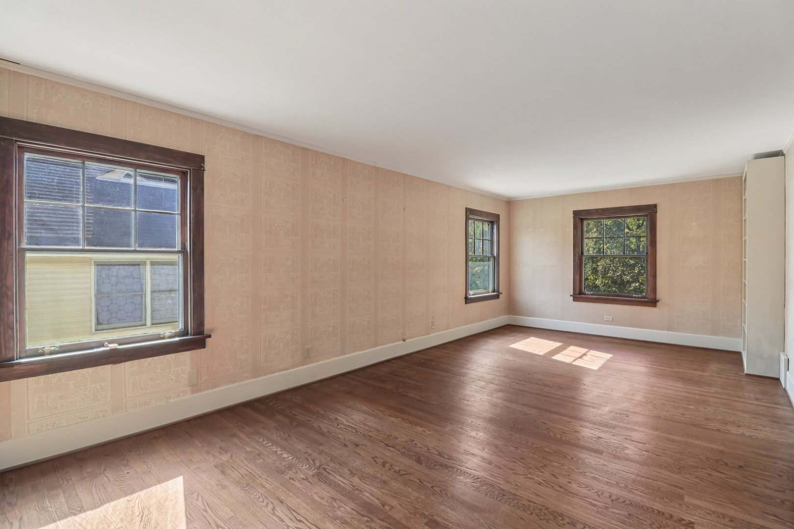 115 S Spring Avenue, La Grange, IL 60525