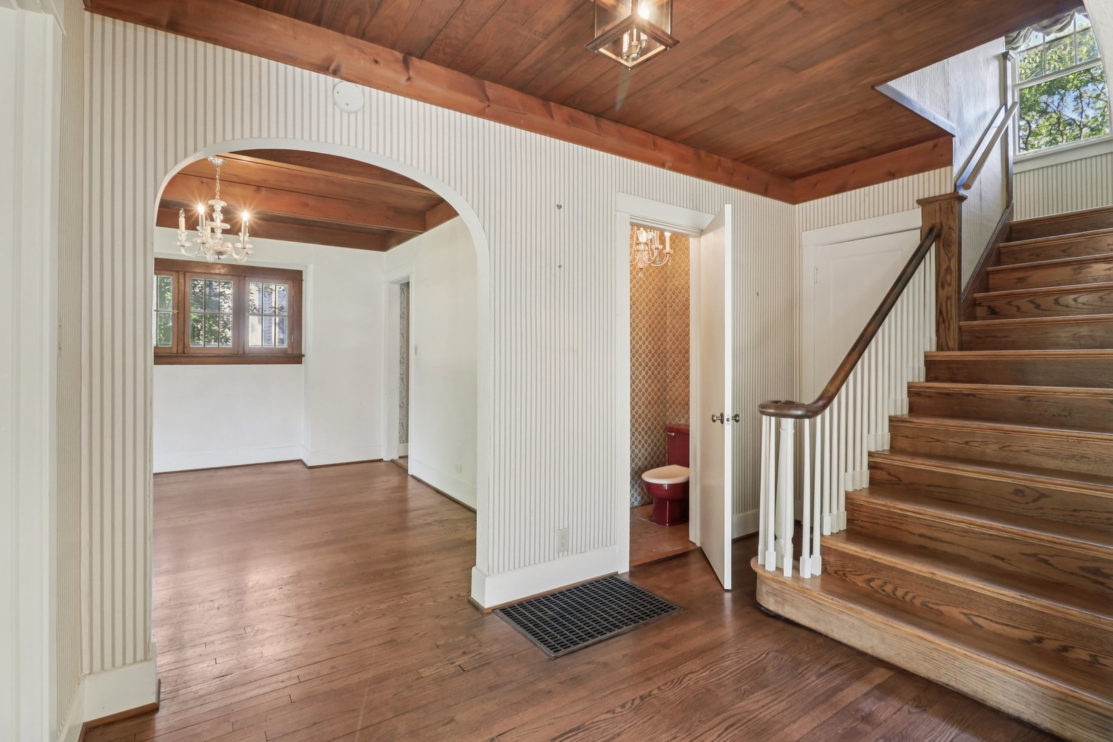 115 S Spring Avenue, La Grange, IL 60525