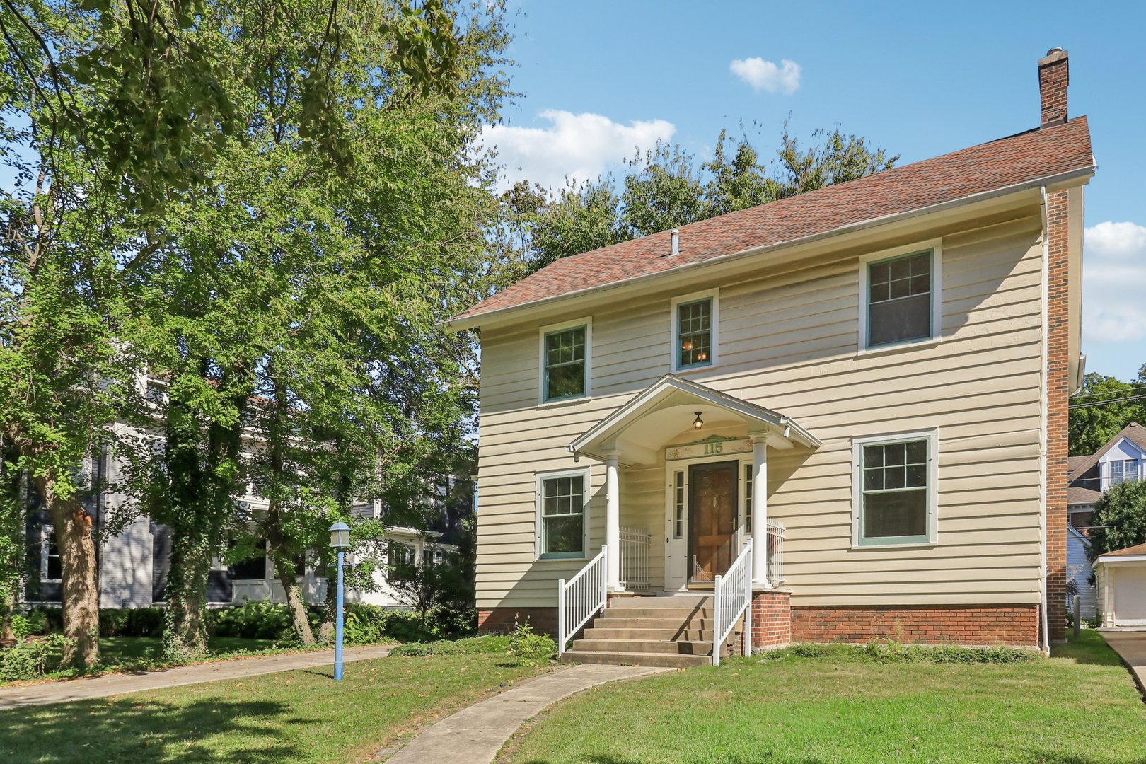 115 S Spring Avenue, La Grange, IL 60525