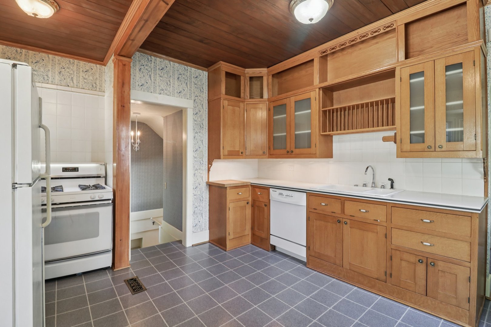 115 S Spring Avenue, La Grange, IL 60525