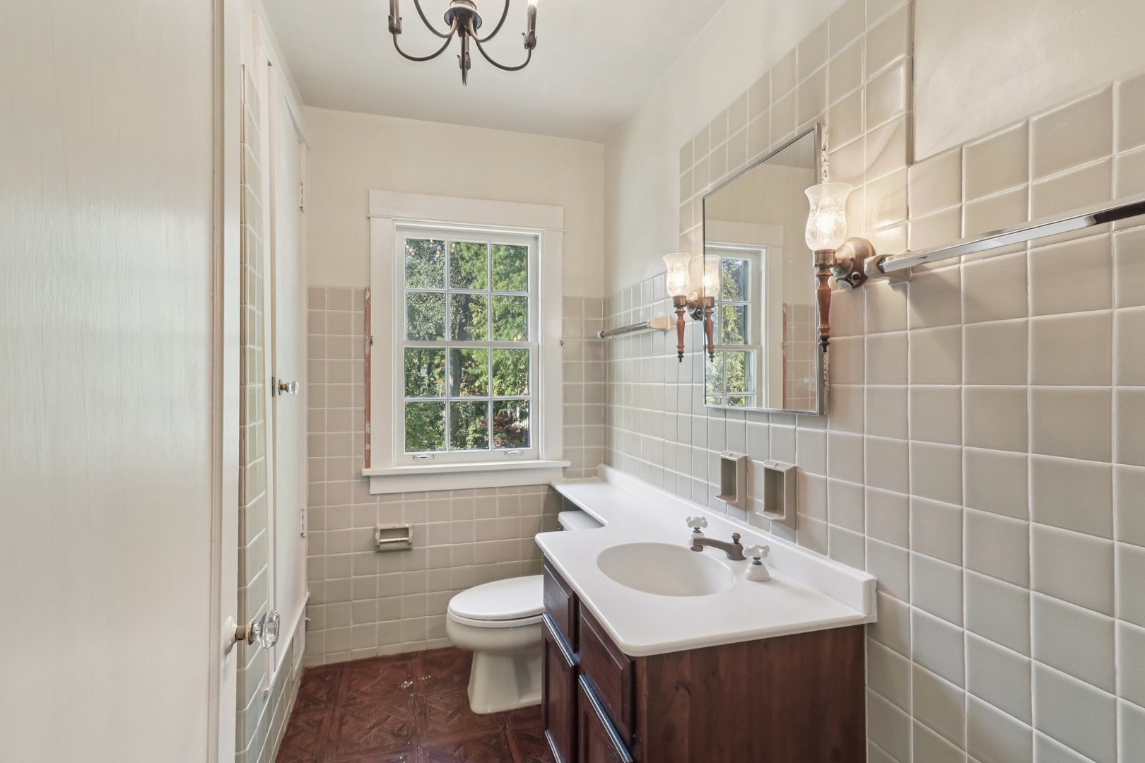 115 S Spring Avenue, La Grange, IL 60525