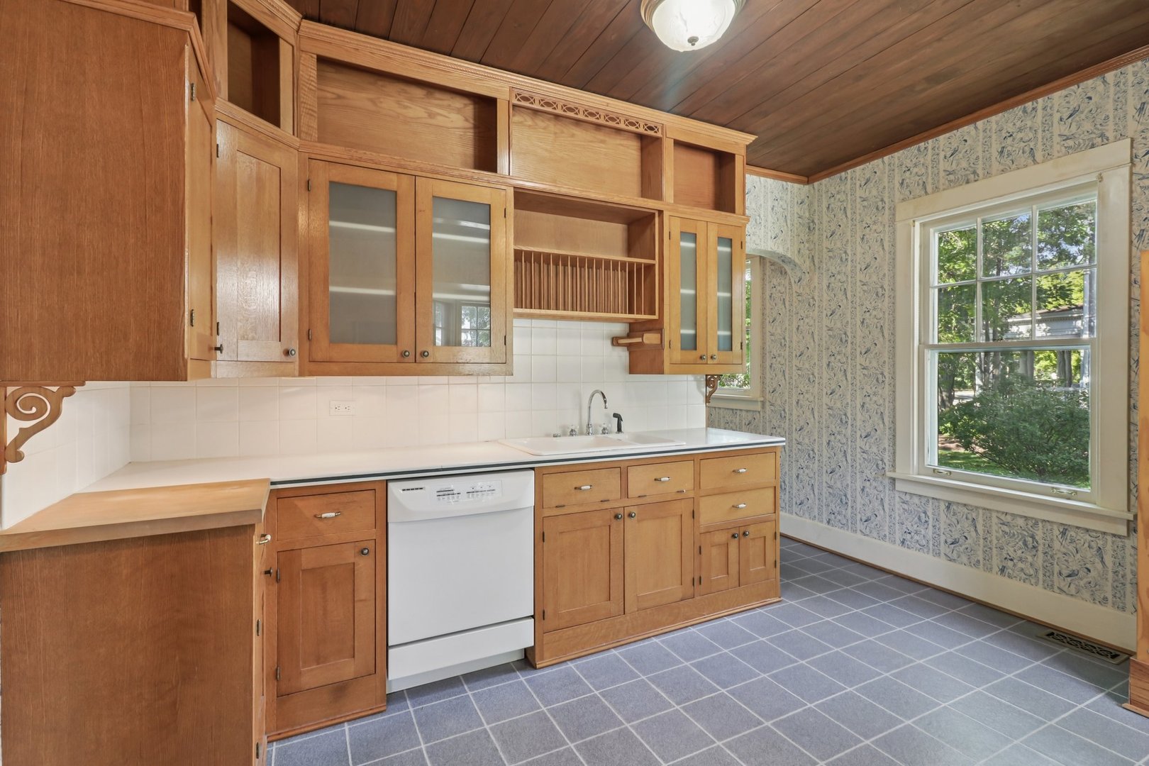 115 S Spring Avenue, La Grange, IL 60525