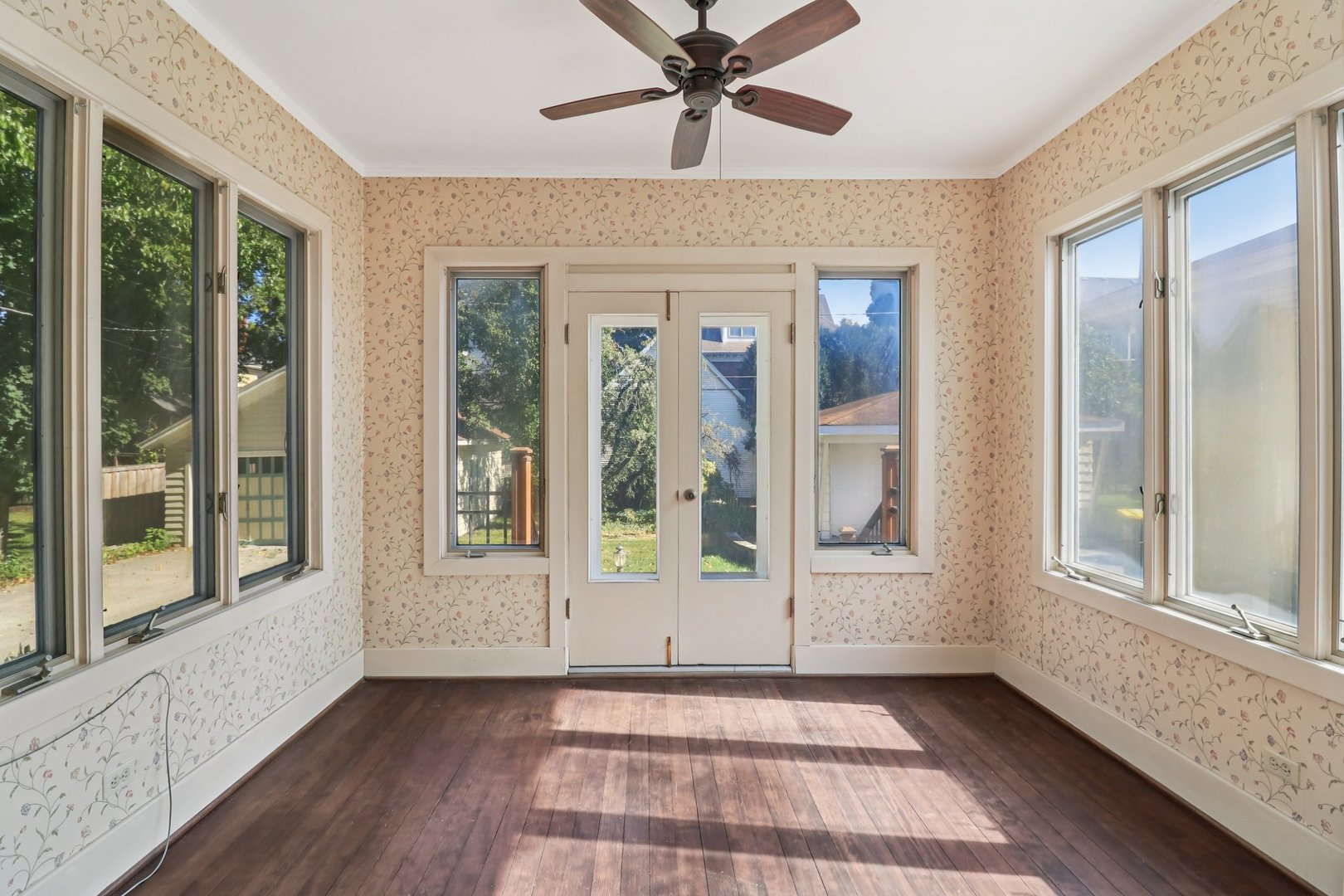 115 S Spring Avenue, La Grange, IL 60525