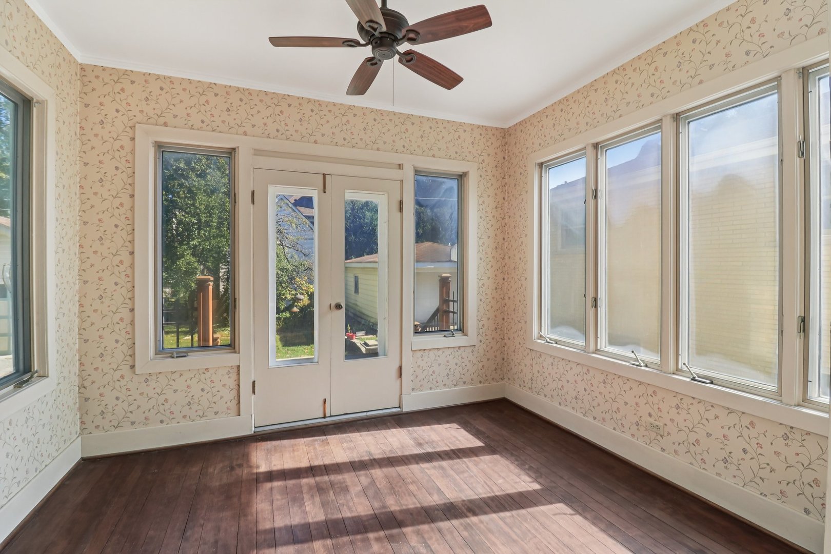 115 S Spring Avenue, La Grange, IL 60525