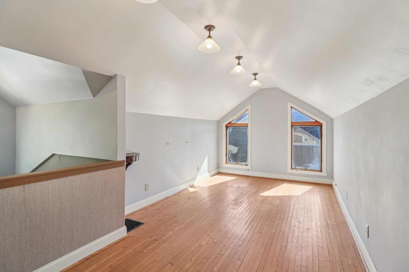 115 S Spring Avenue, La Grange, IL 60525