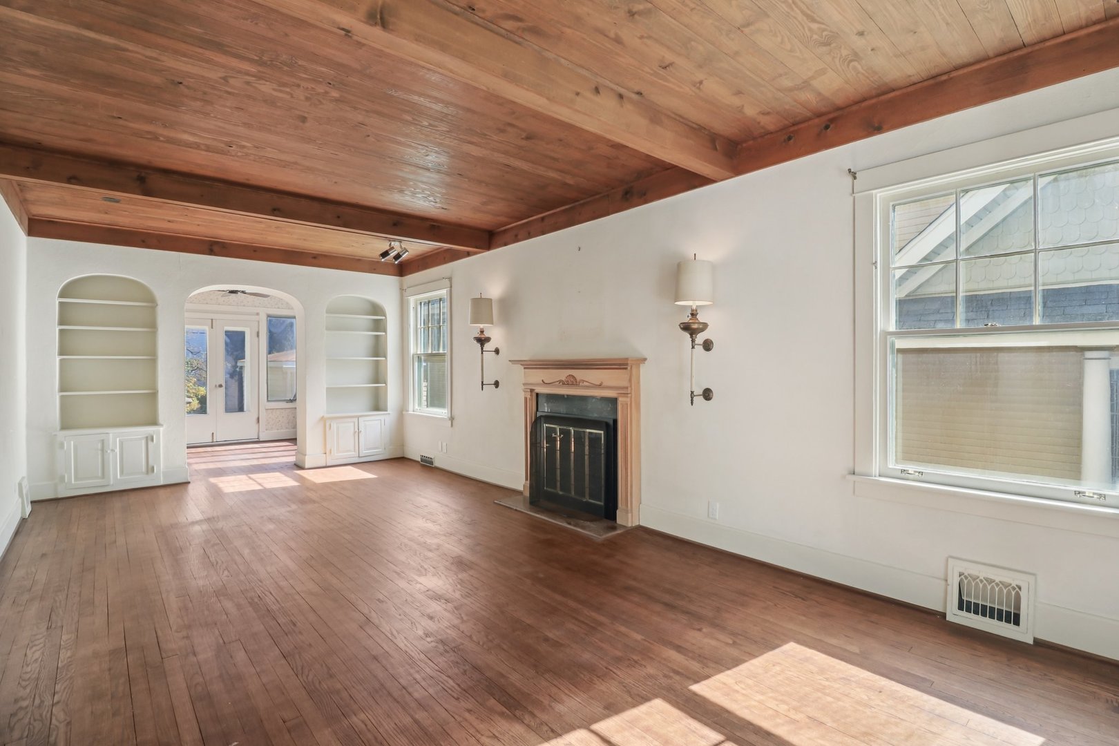 115 S Spring Avenue, La Grange, IL 60525