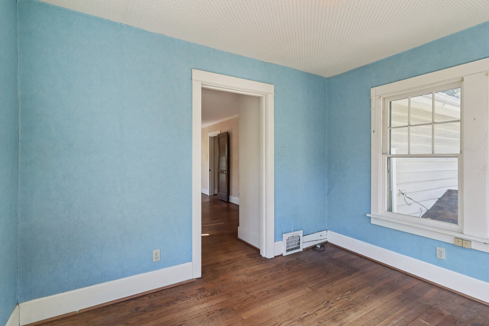 115 S Spring Avenue, La Grange, IL 60525