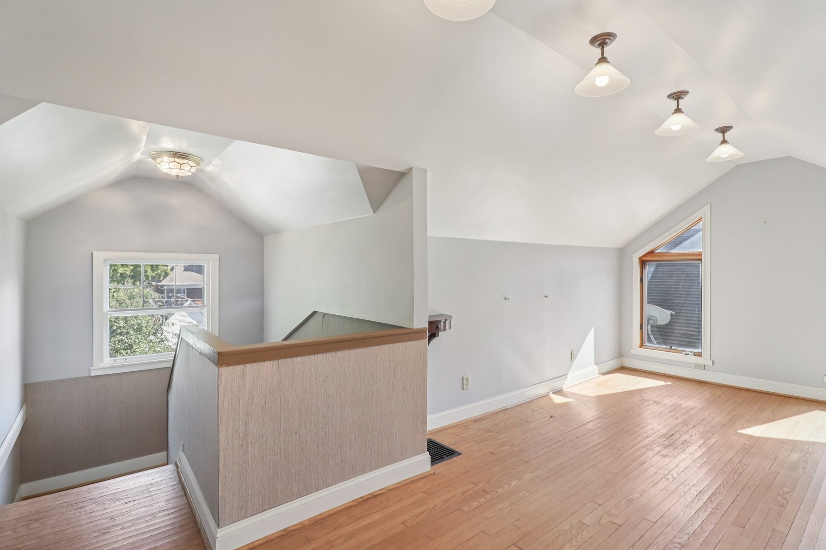 115 S Spring Avenue, La Grange, IL 60525