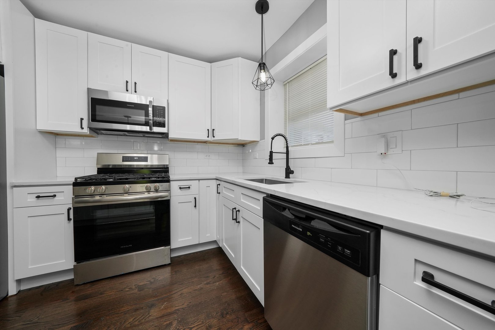 8051 S Paxton Avenue, Chicago, IL 60617