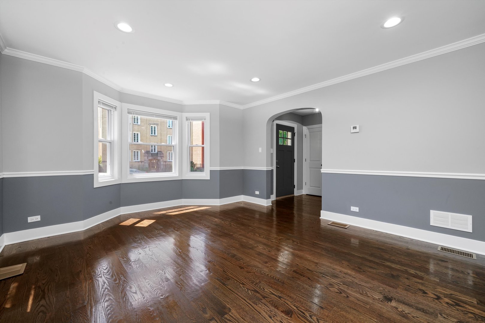 8051 S Paxton Avenue, Chicago, IL 60617