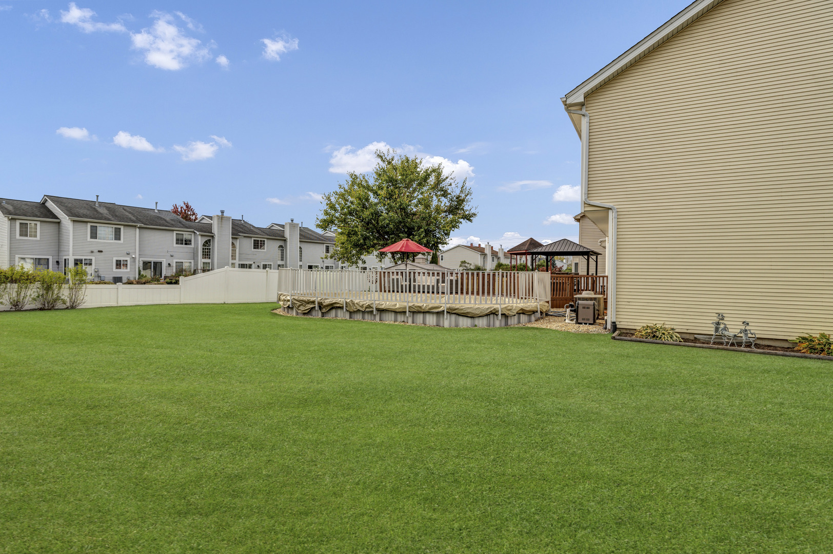 560 Valleyview Drive, Bartlett, IL 60103