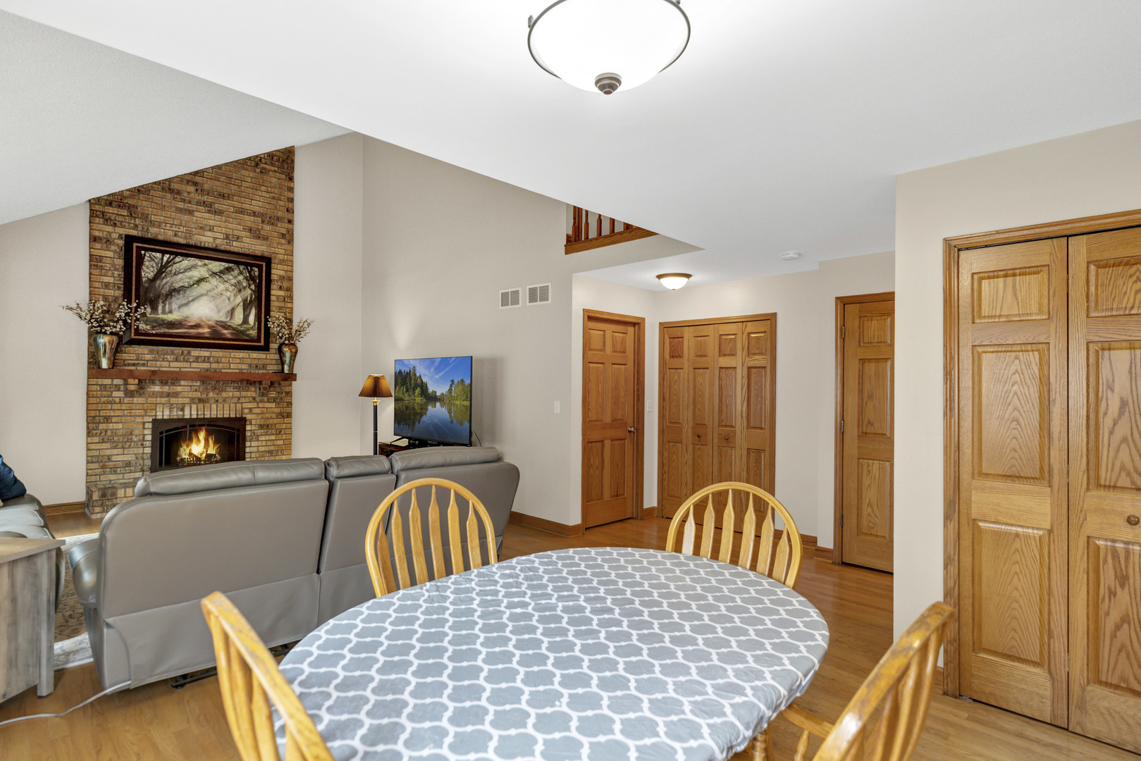 560 Valleyview Drive, Bartlett, IL 60103